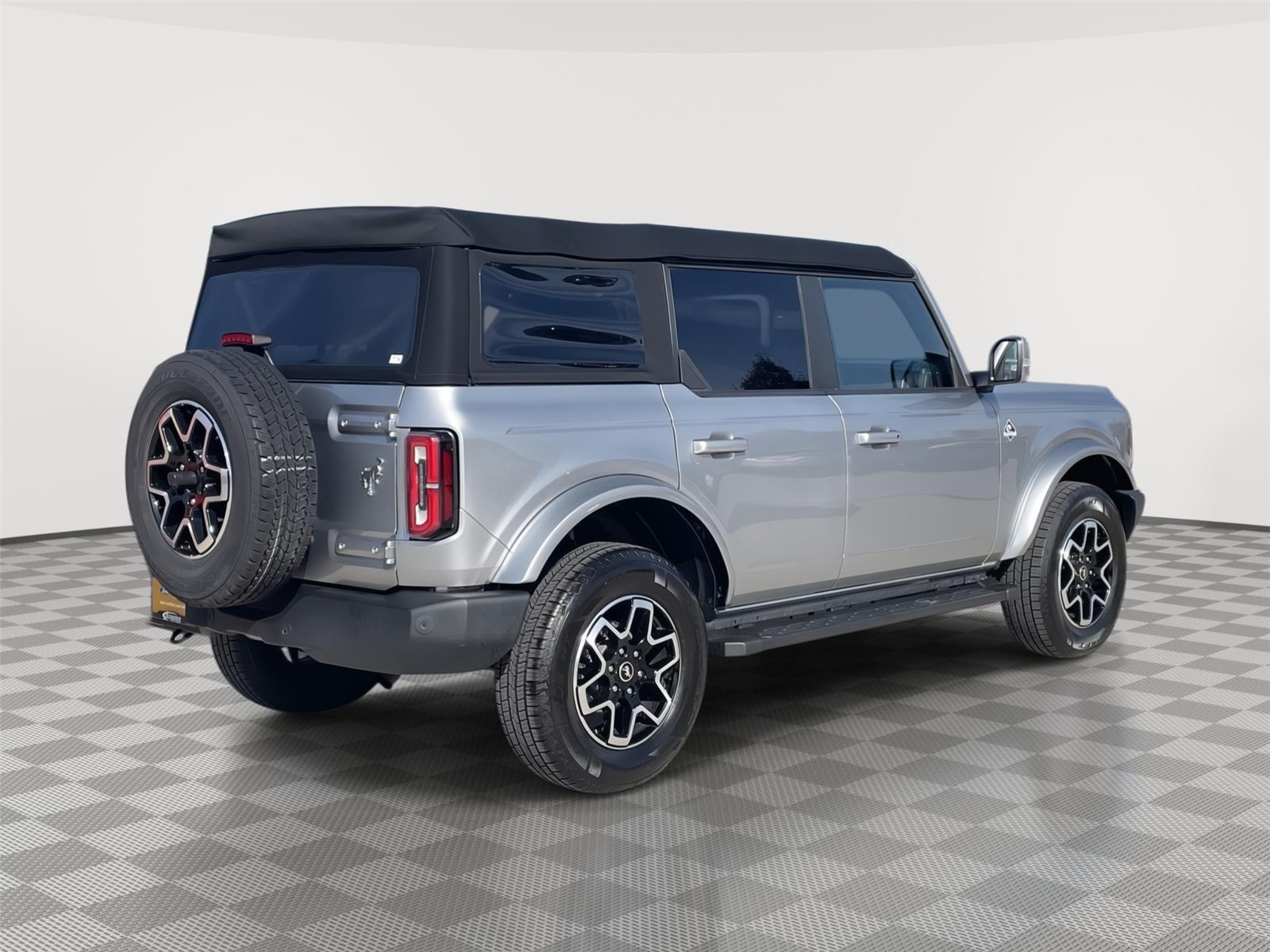 Vehicle photo 7