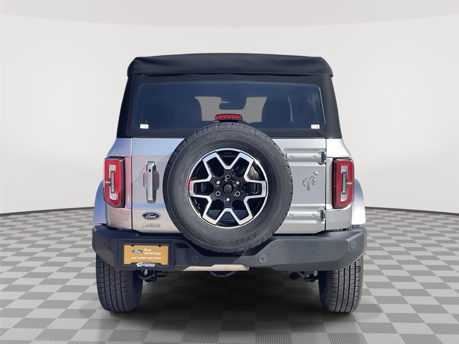 Vehicle photo 8