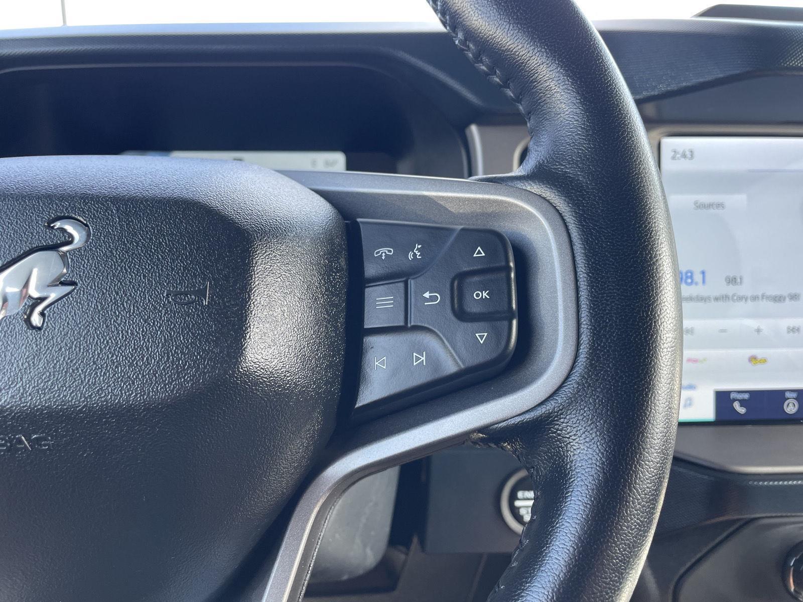 Vehicle photo 14