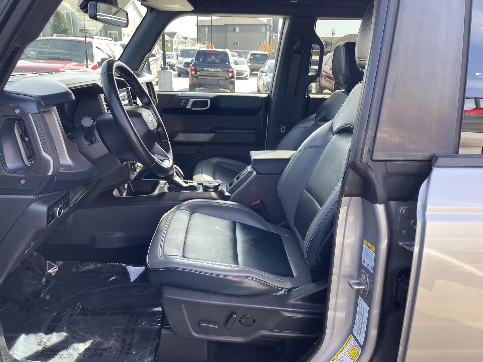 Vehicle photo 17