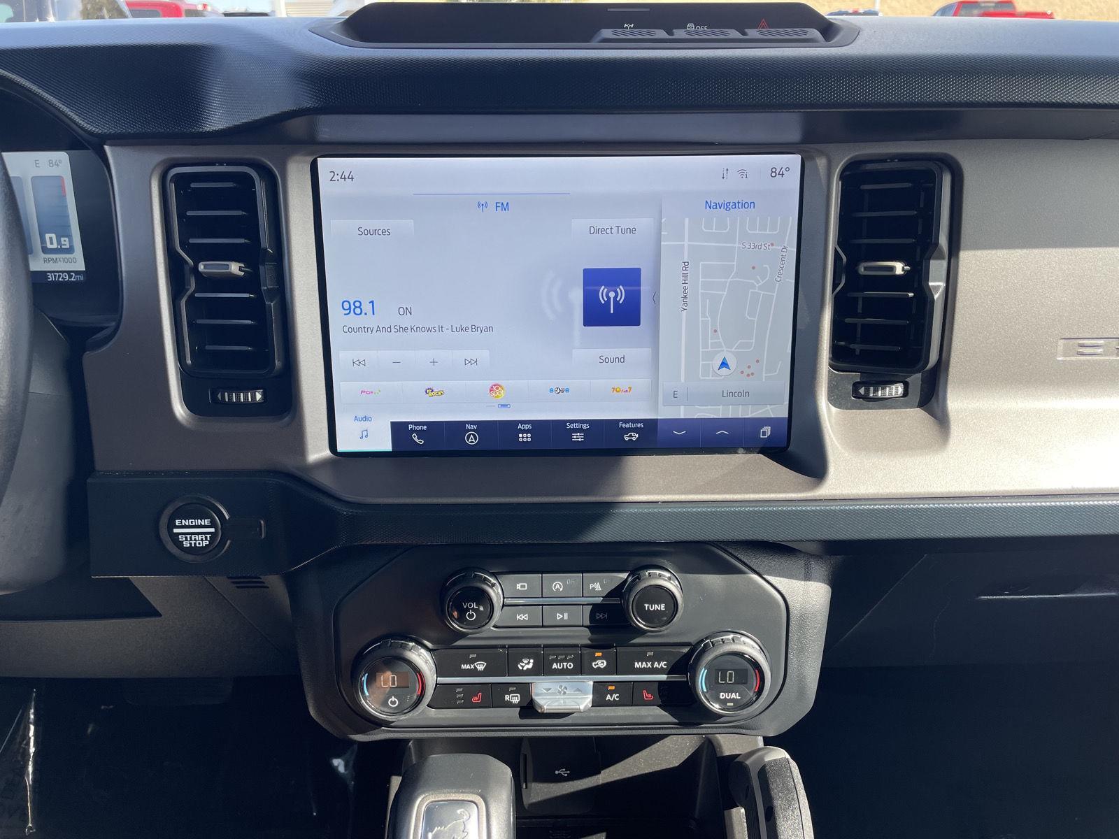 Vehicle photo 22