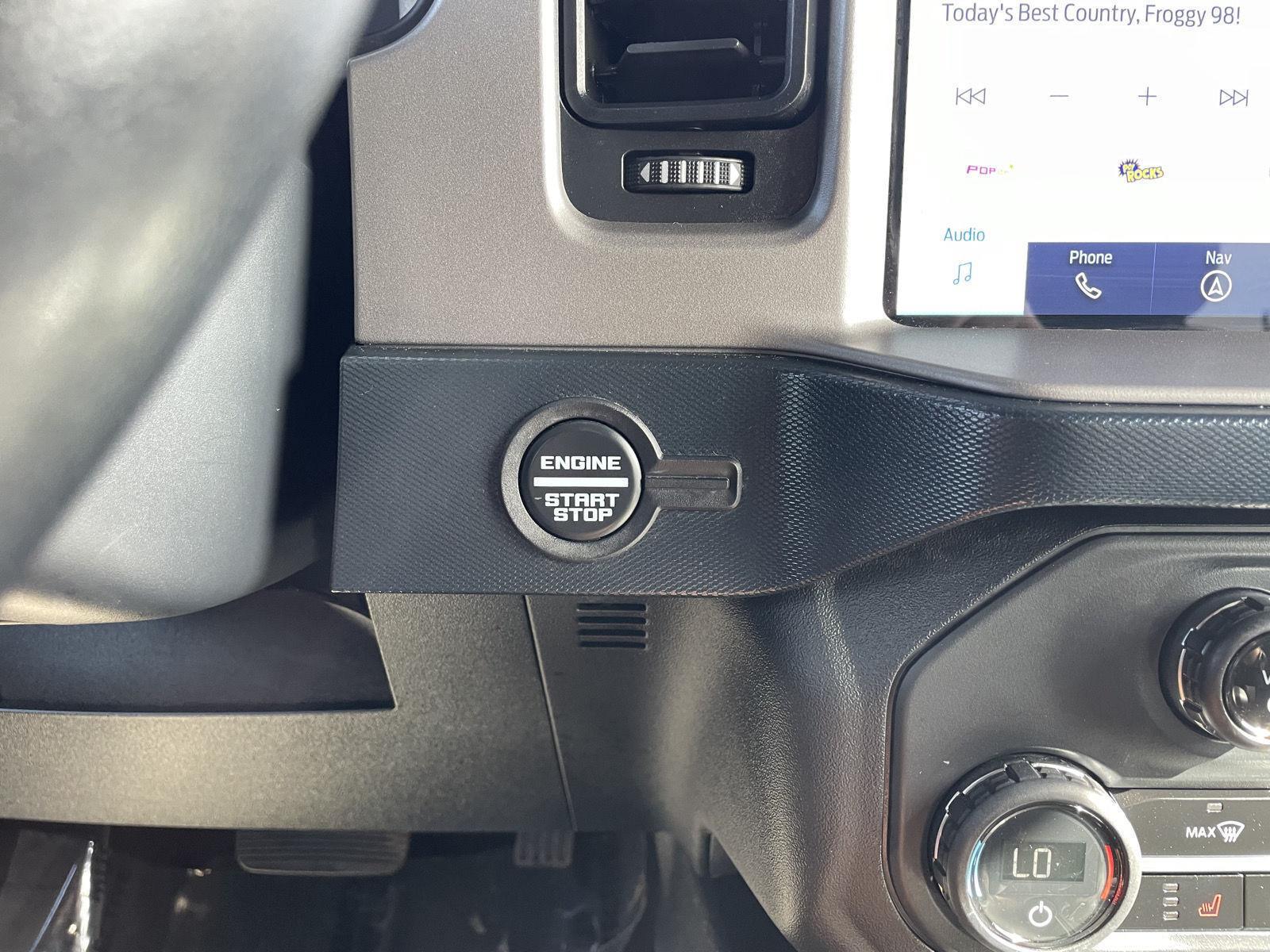 Vehicle photo 26