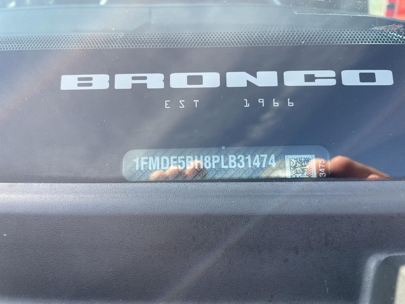 Vehicle photo 33