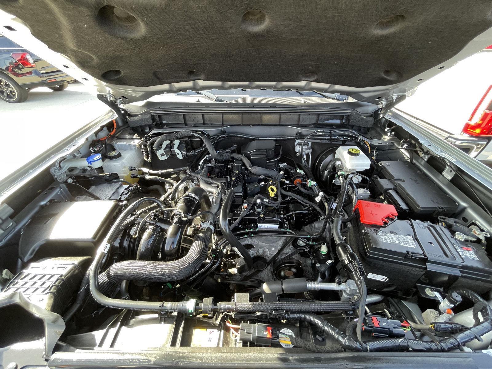 Vehicle photo 34