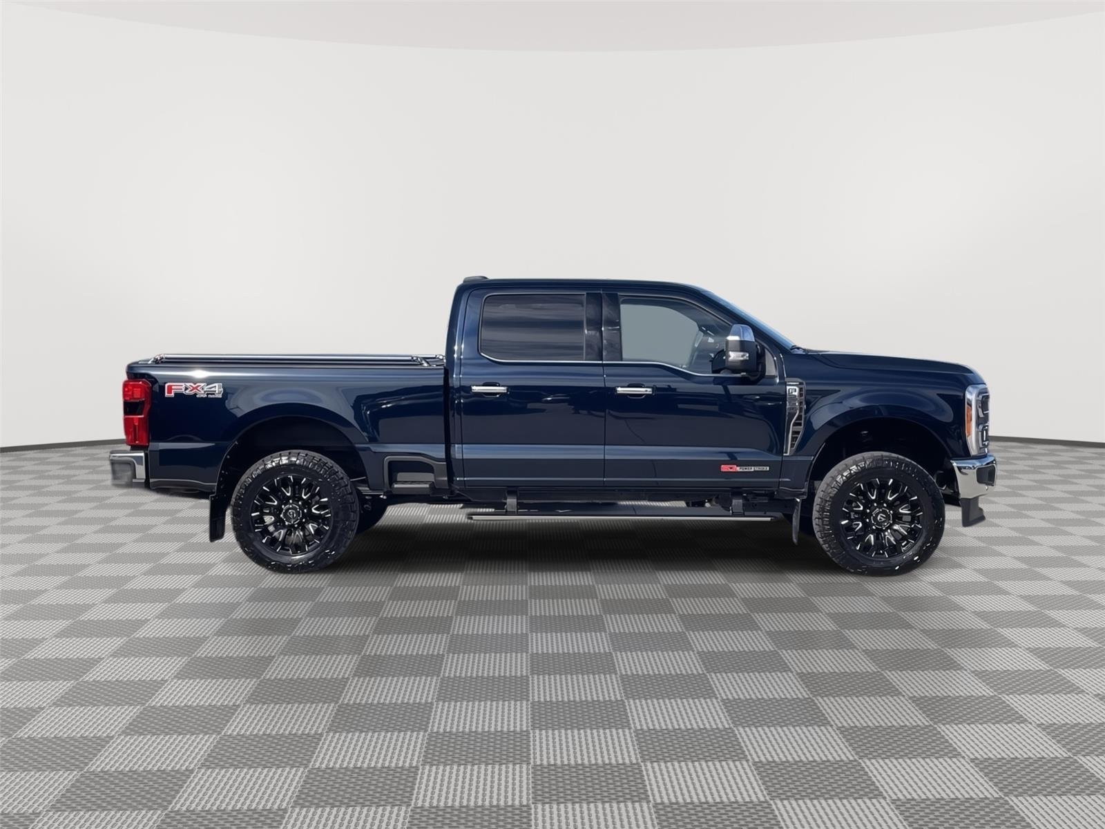 Vehicle photo 6