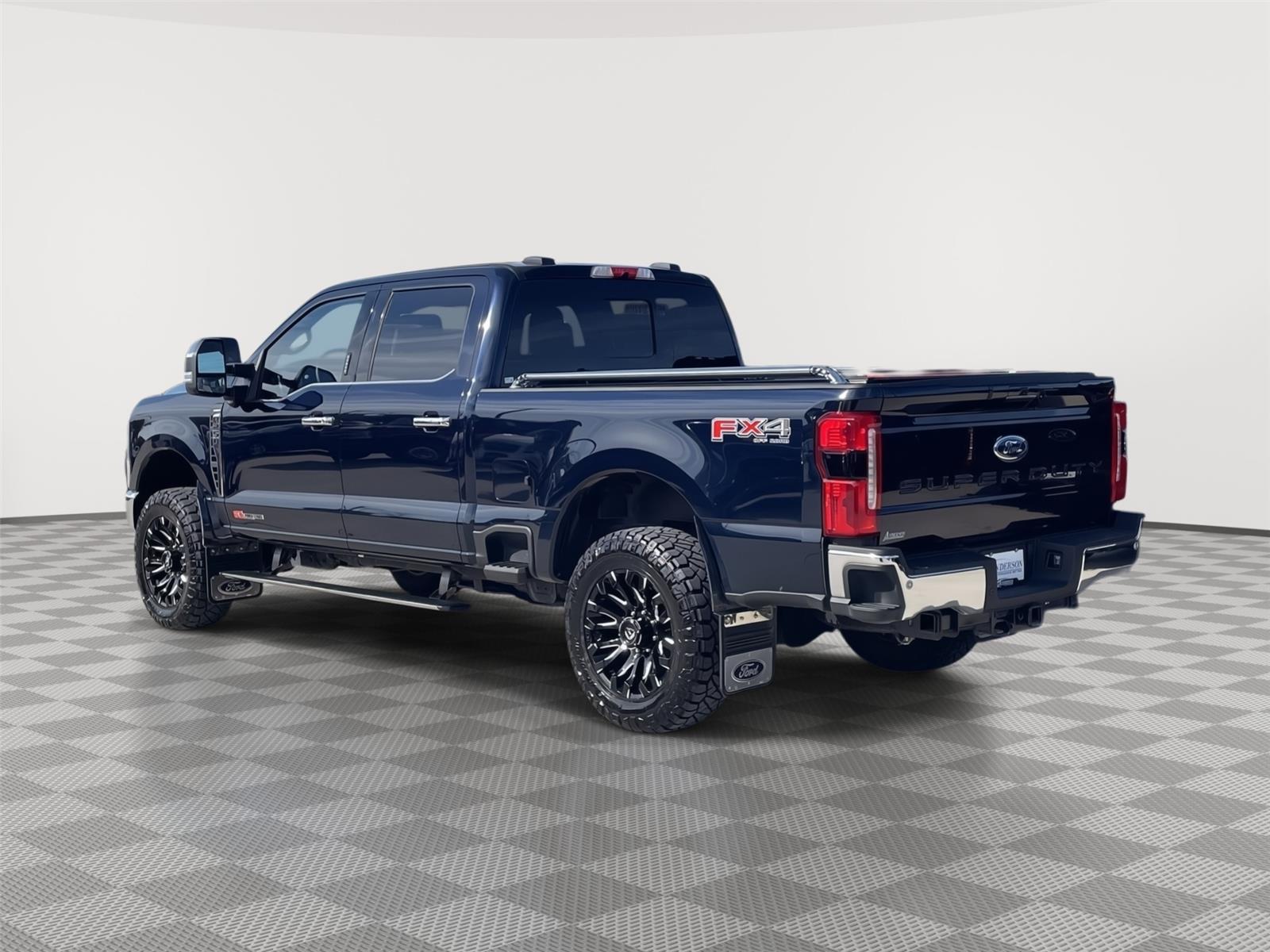 Vehicle photo 9