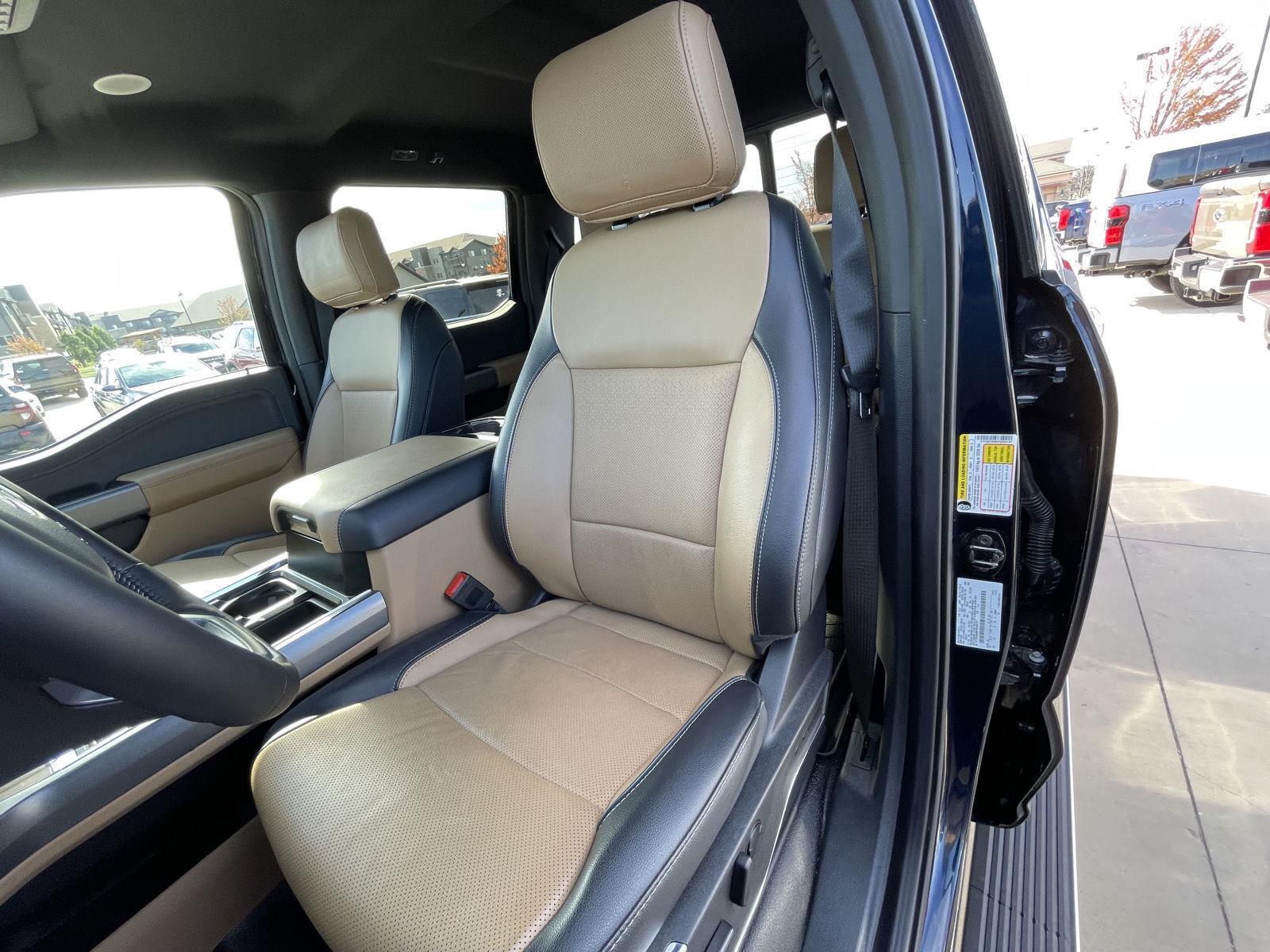 Vehicle photo 18