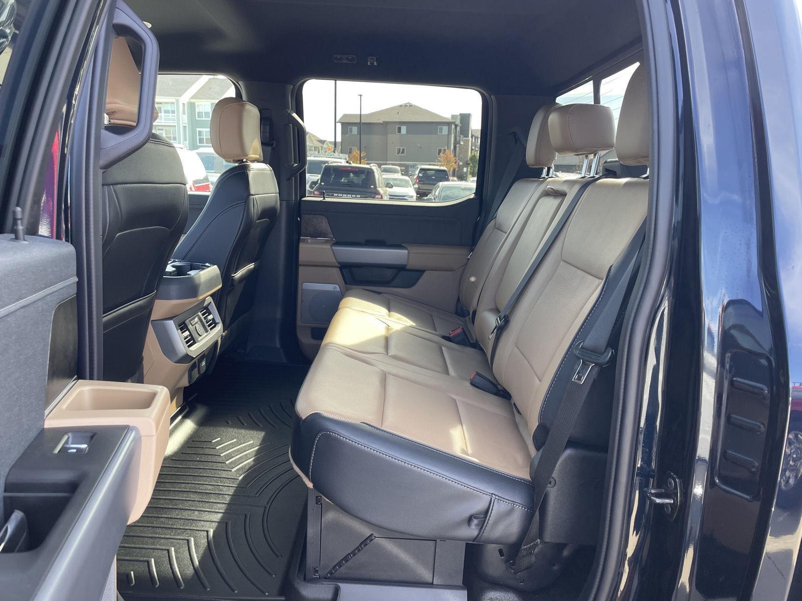 Vehicle photo 20
