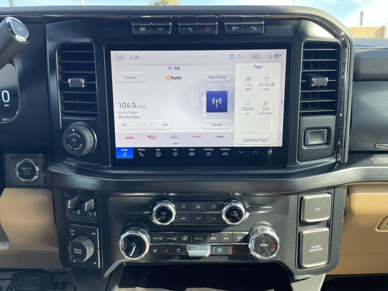 Vehicle photo 23