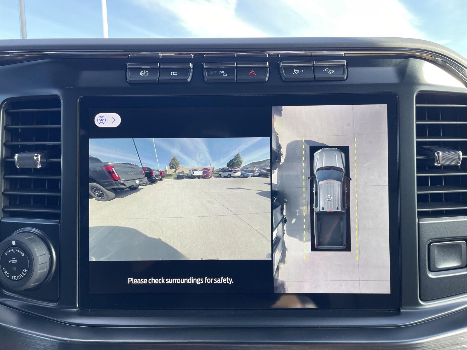 Vehicle photo 25