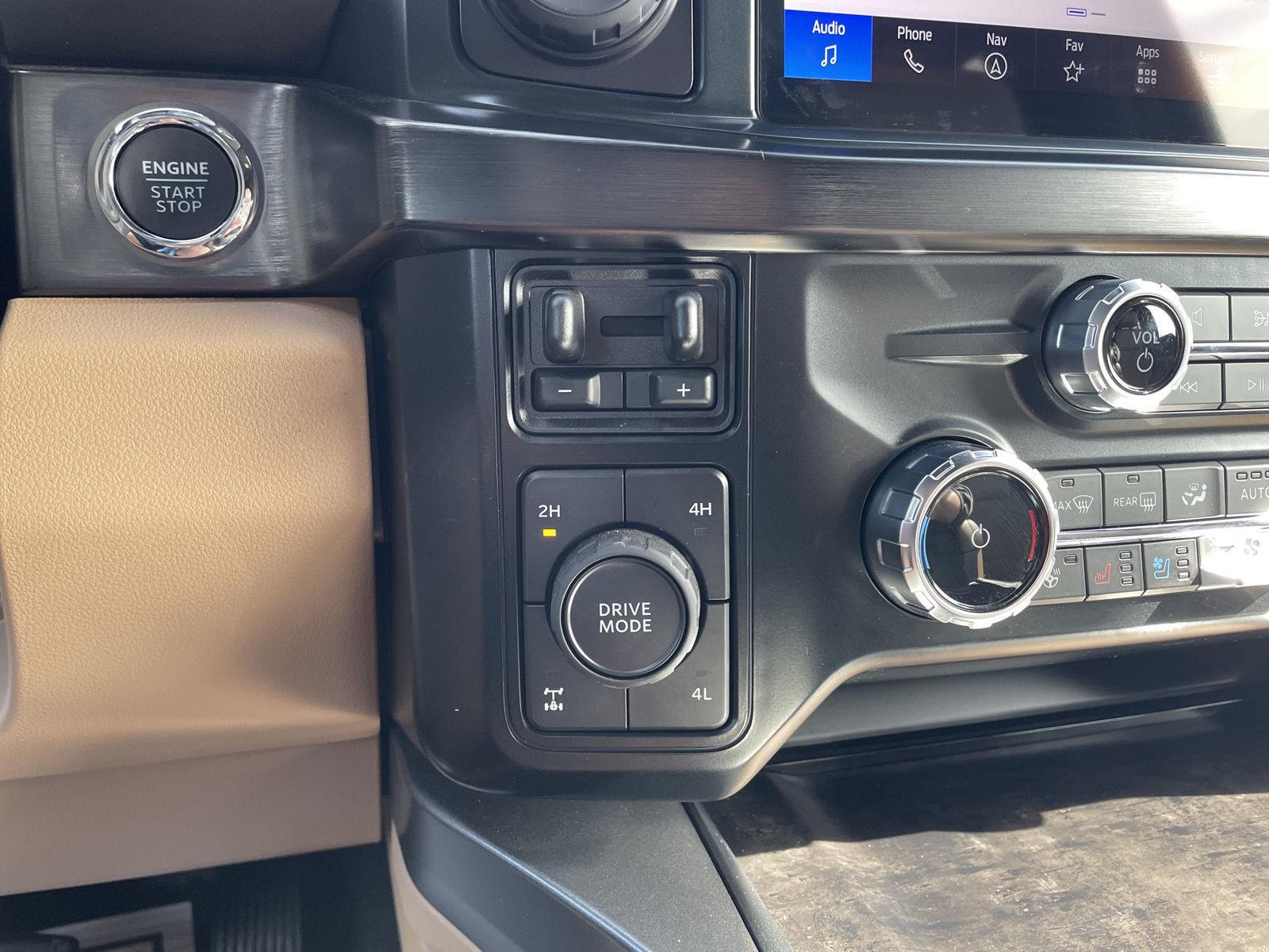 Vehicle photo 33