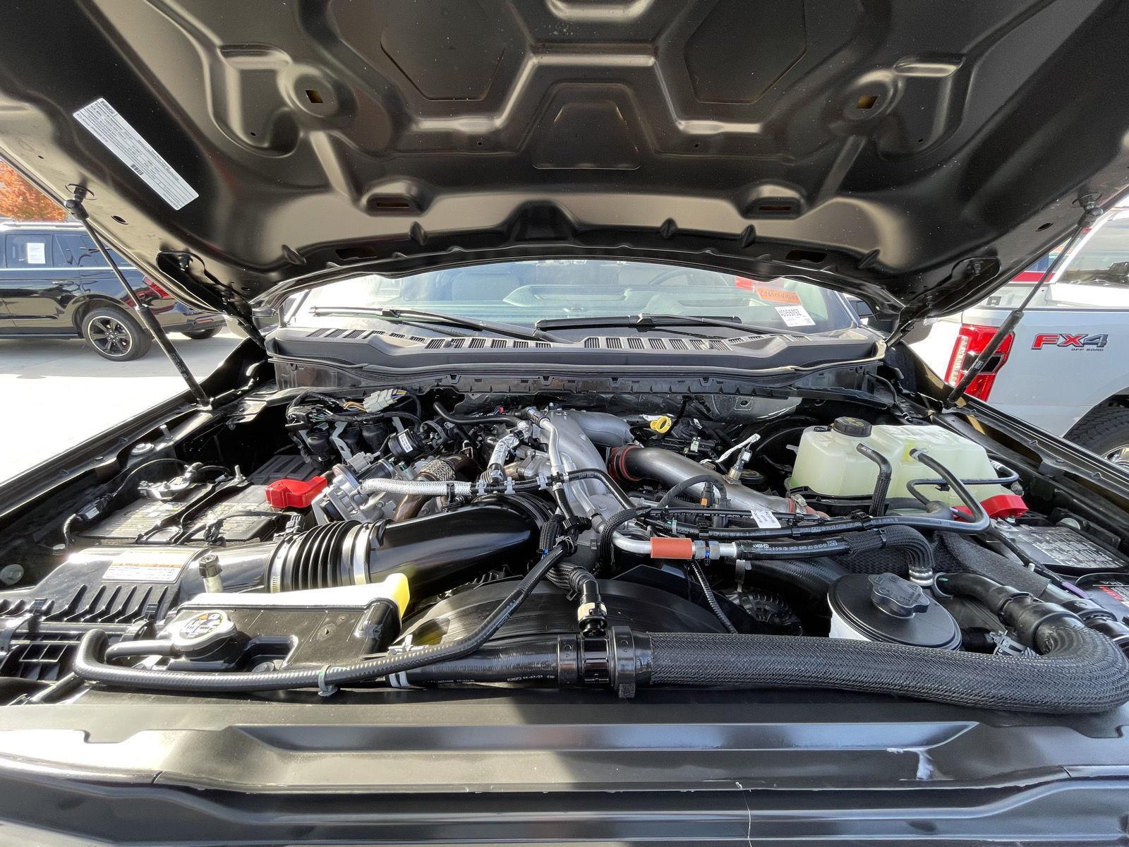 Vehicle photo 40