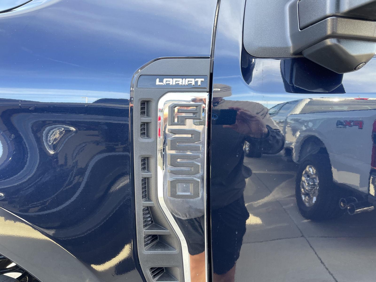 Vehicle photo 43