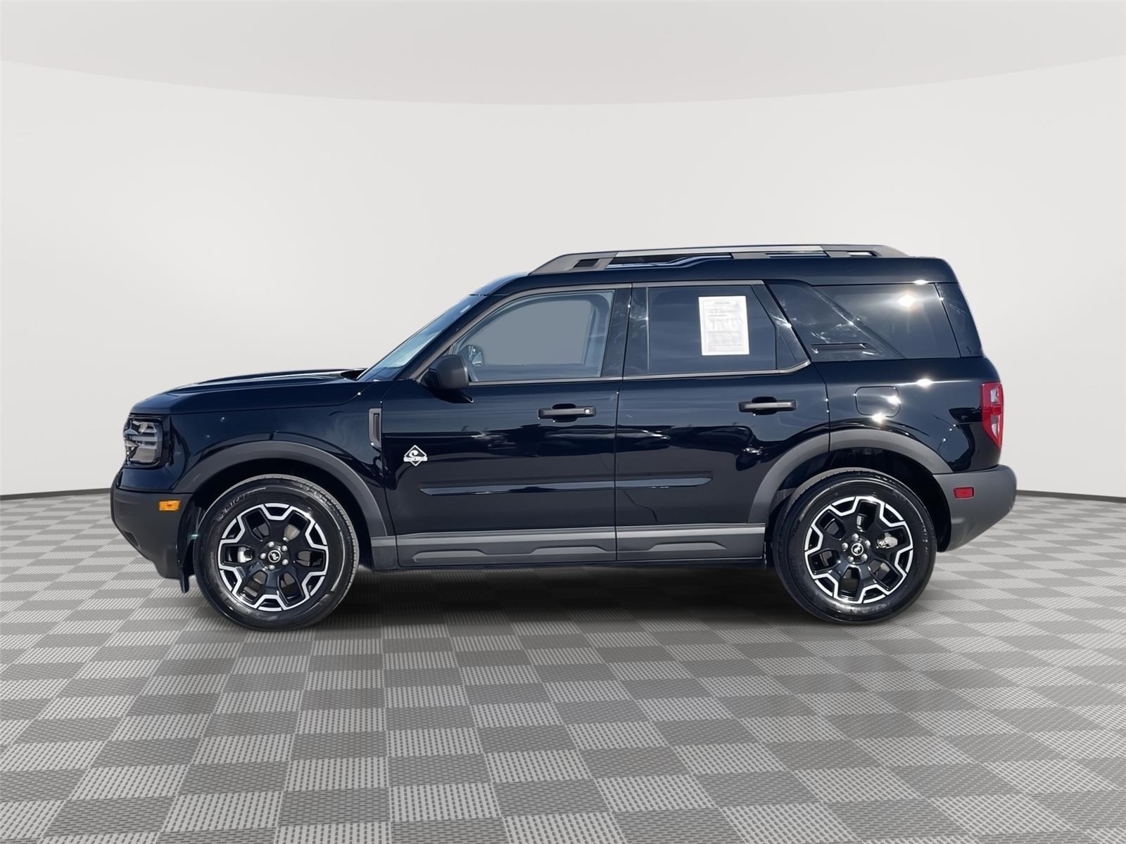 Vehicle photo 2