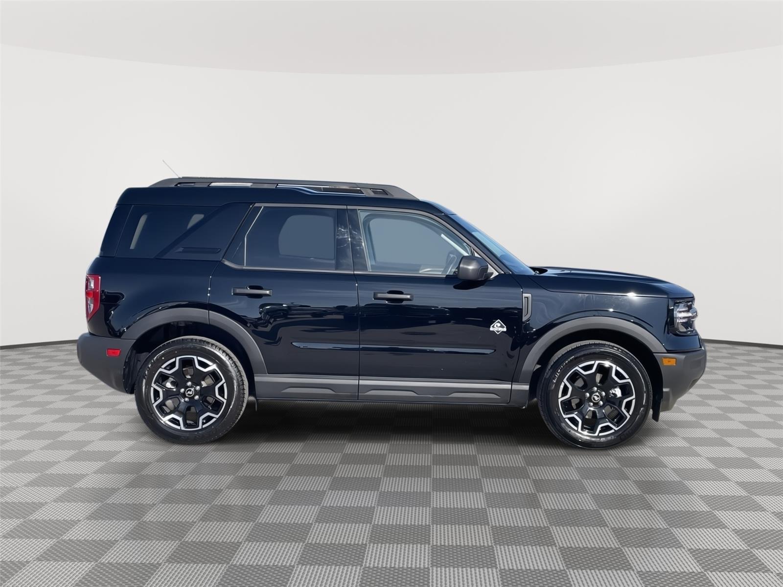 Vehicle photo 6