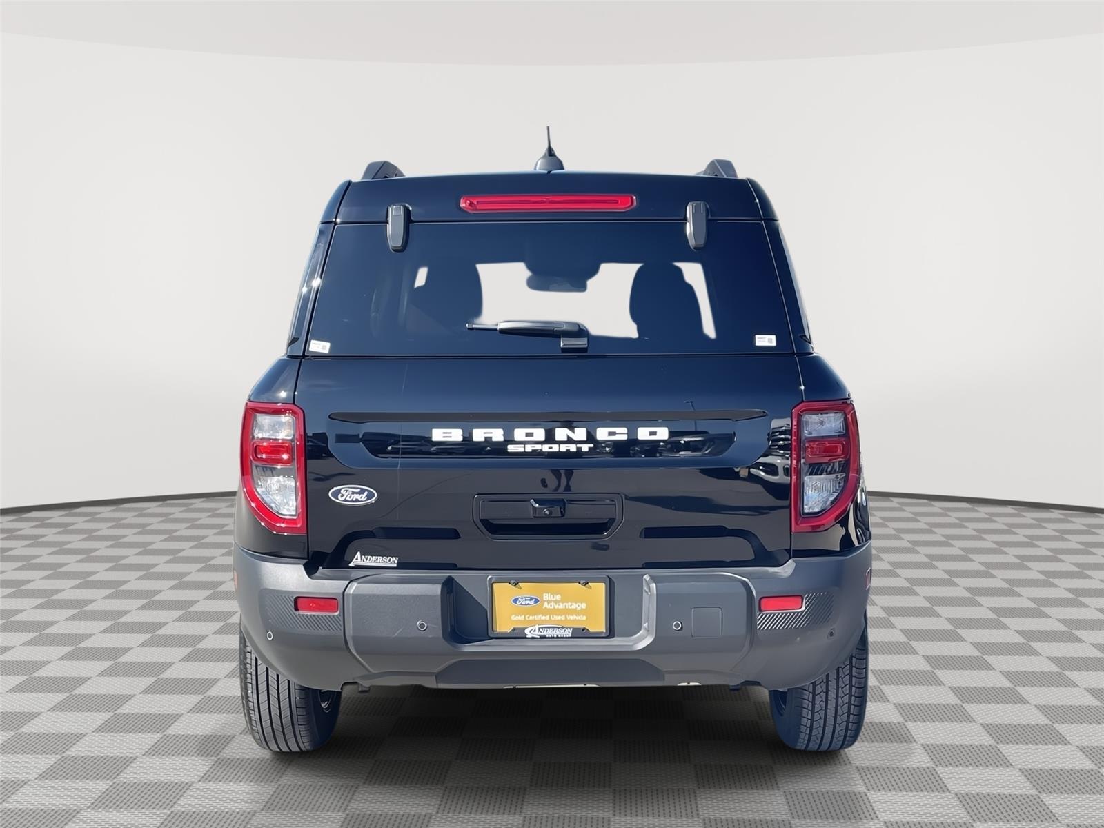 Vehicle photo 8