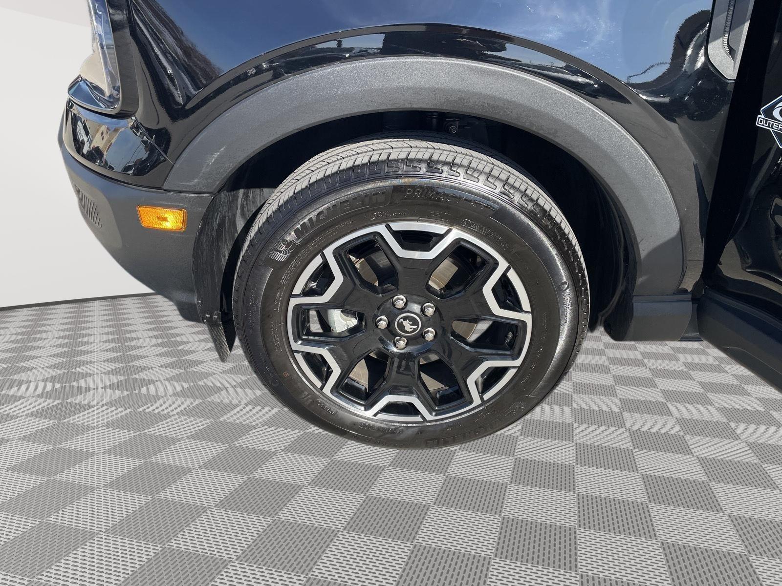 Vehicle photo 10