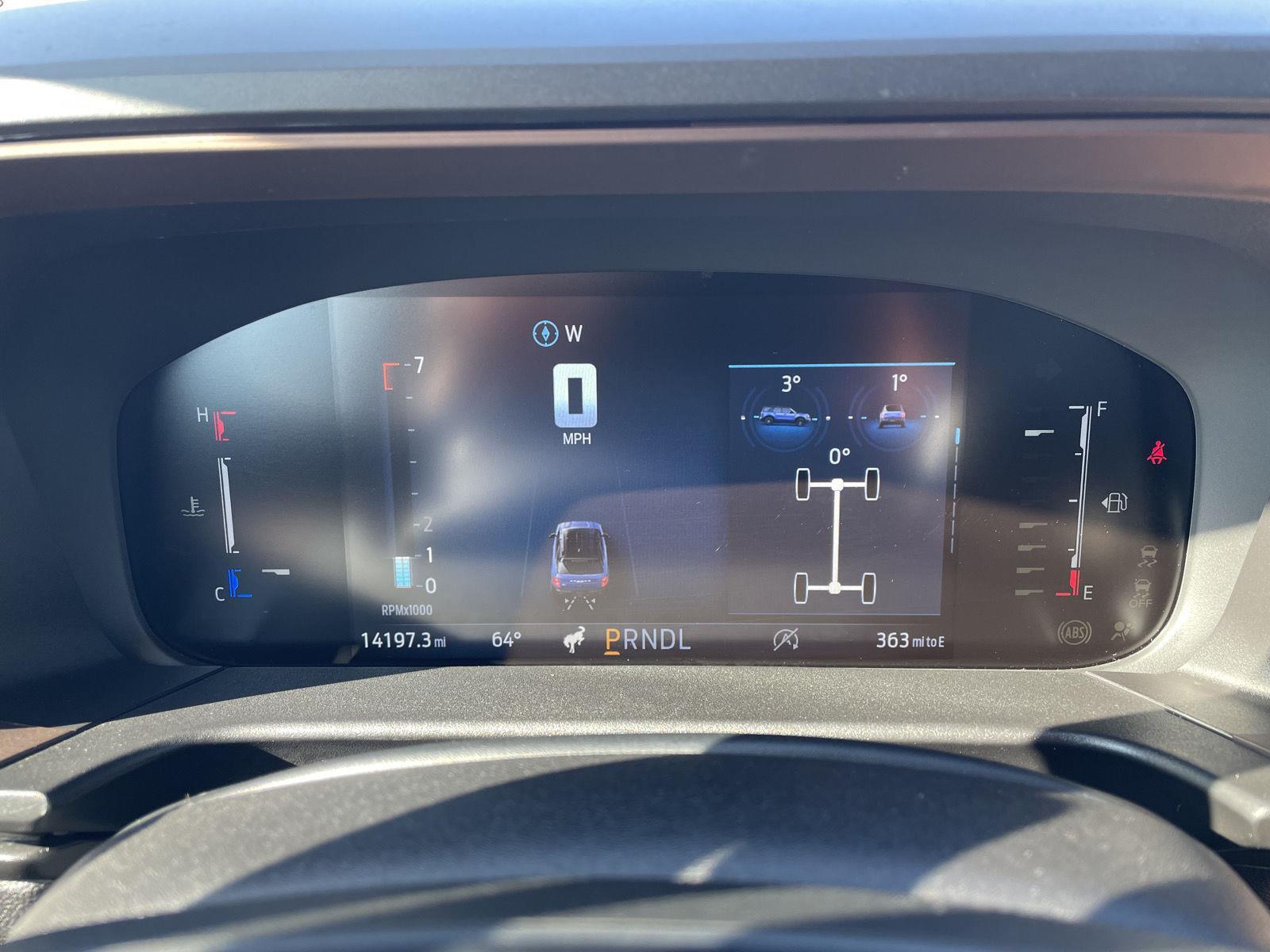 Vehicle photo 15