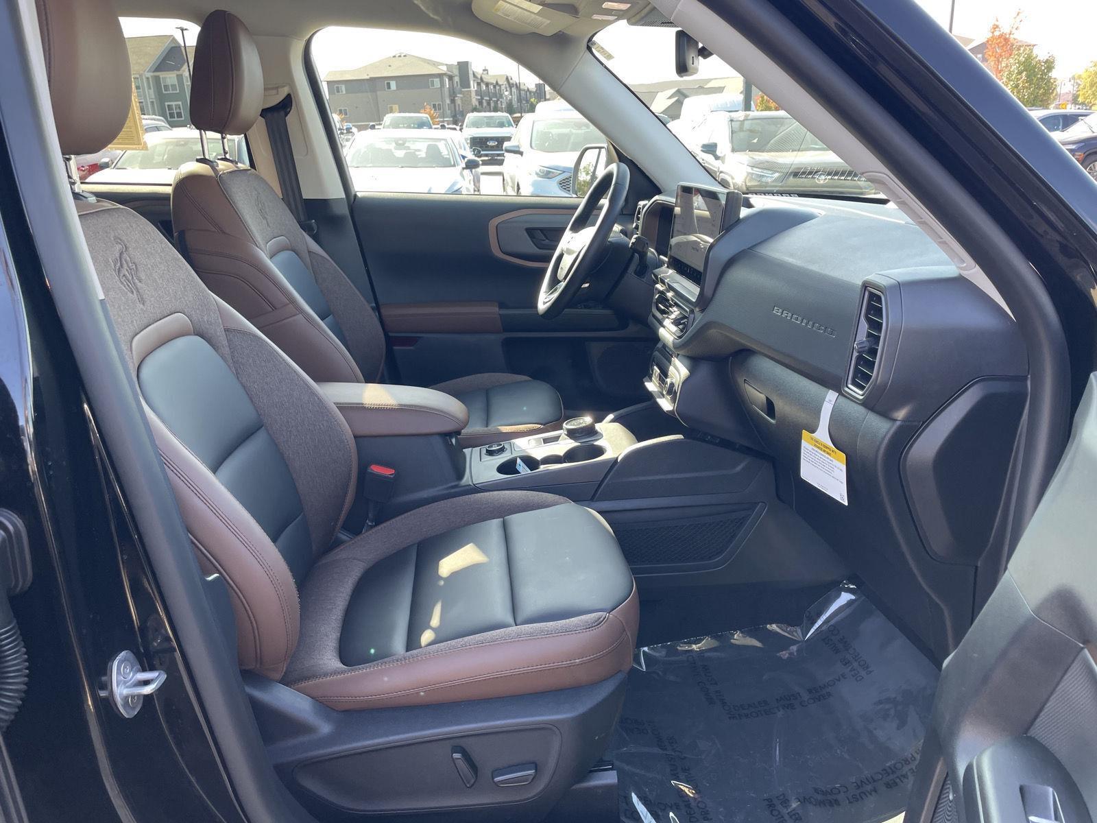 Vehicle photo 19