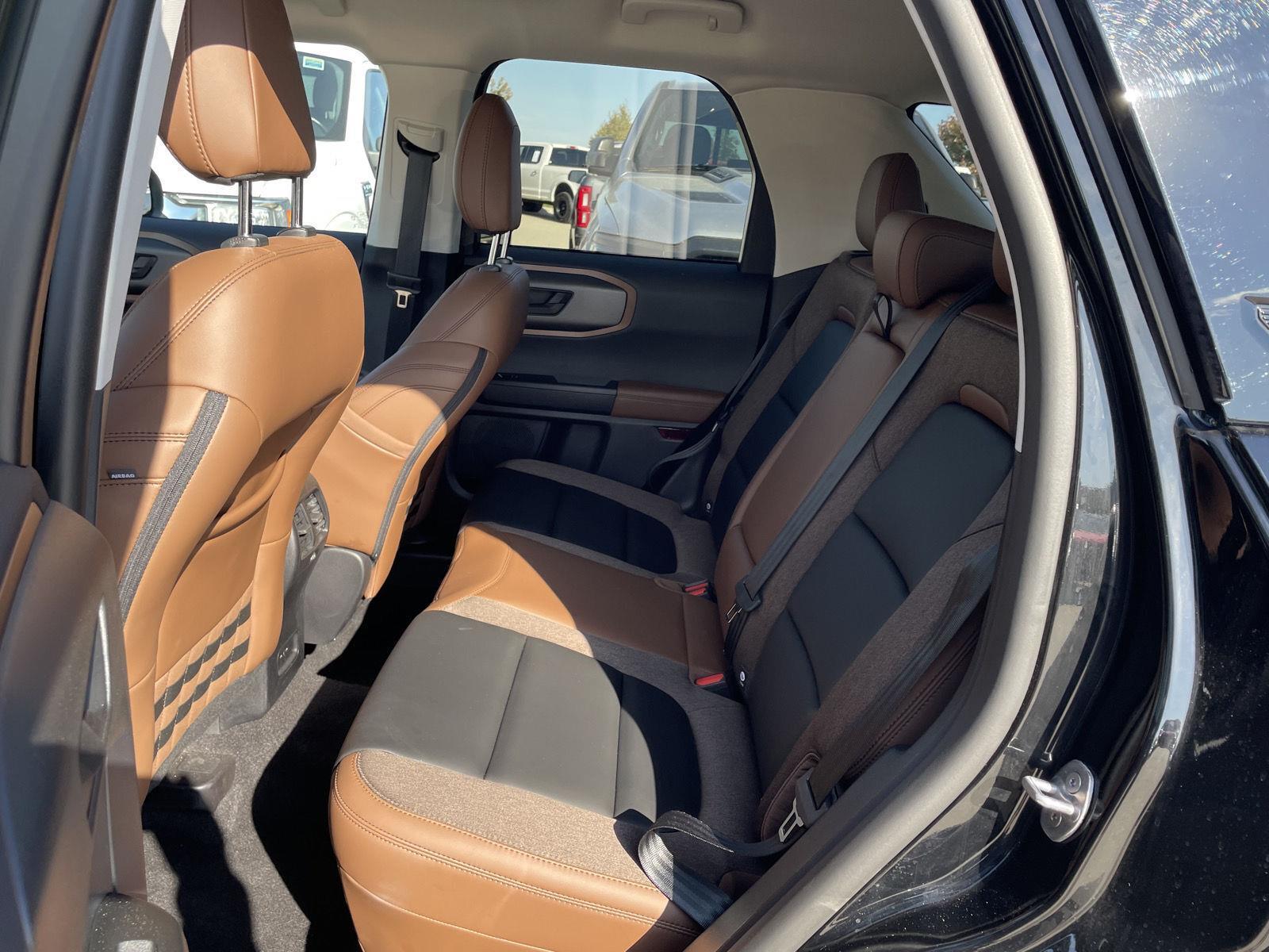 Vehicle photo 20