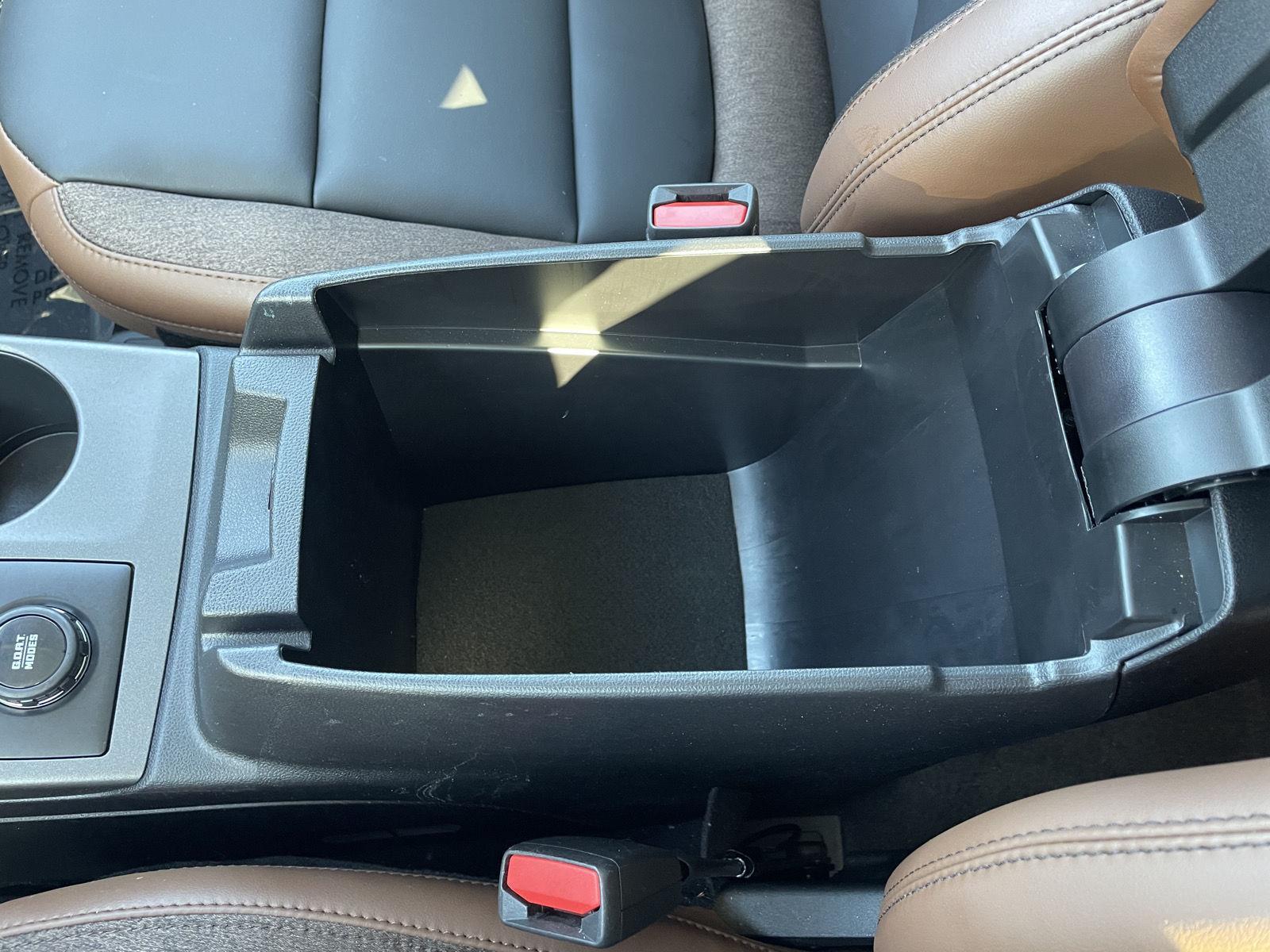 Vehicle photo 29