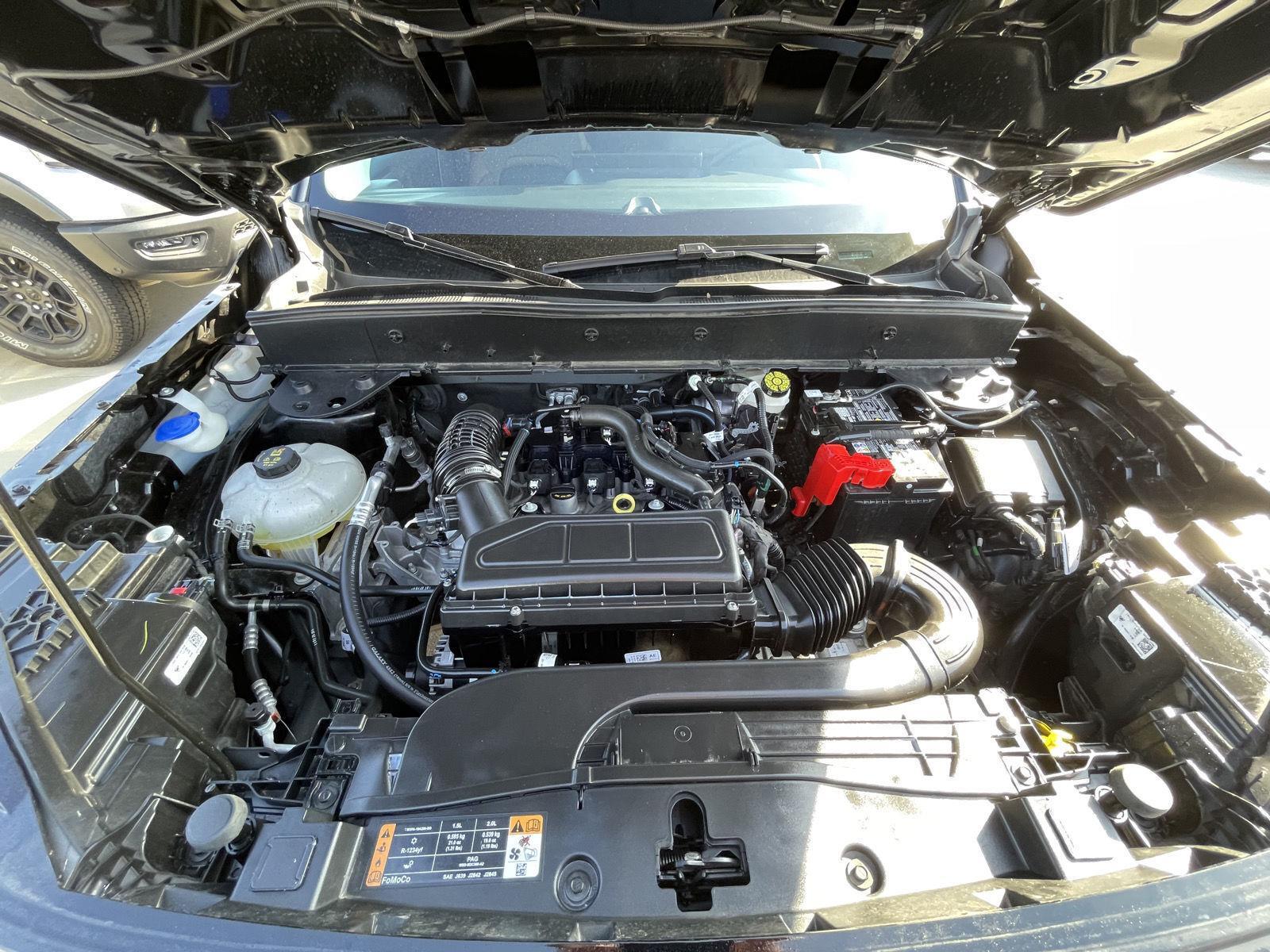 Vehicle photo 32