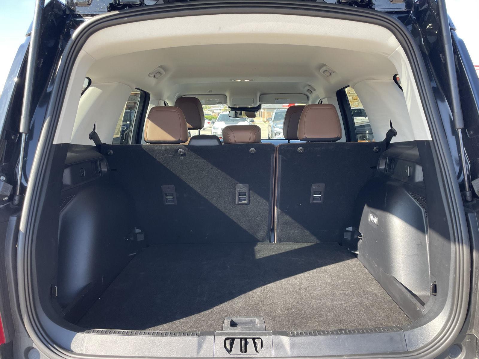 Vehicle photo 33