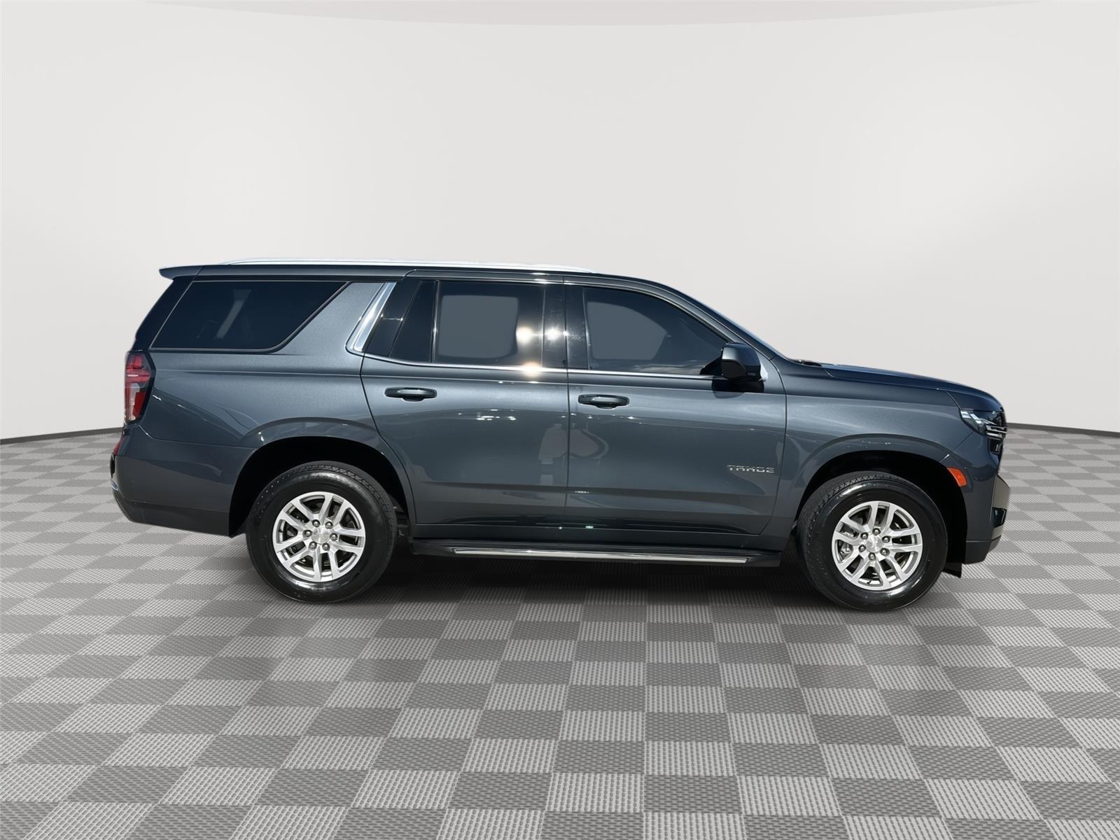 Vehicle photo 6