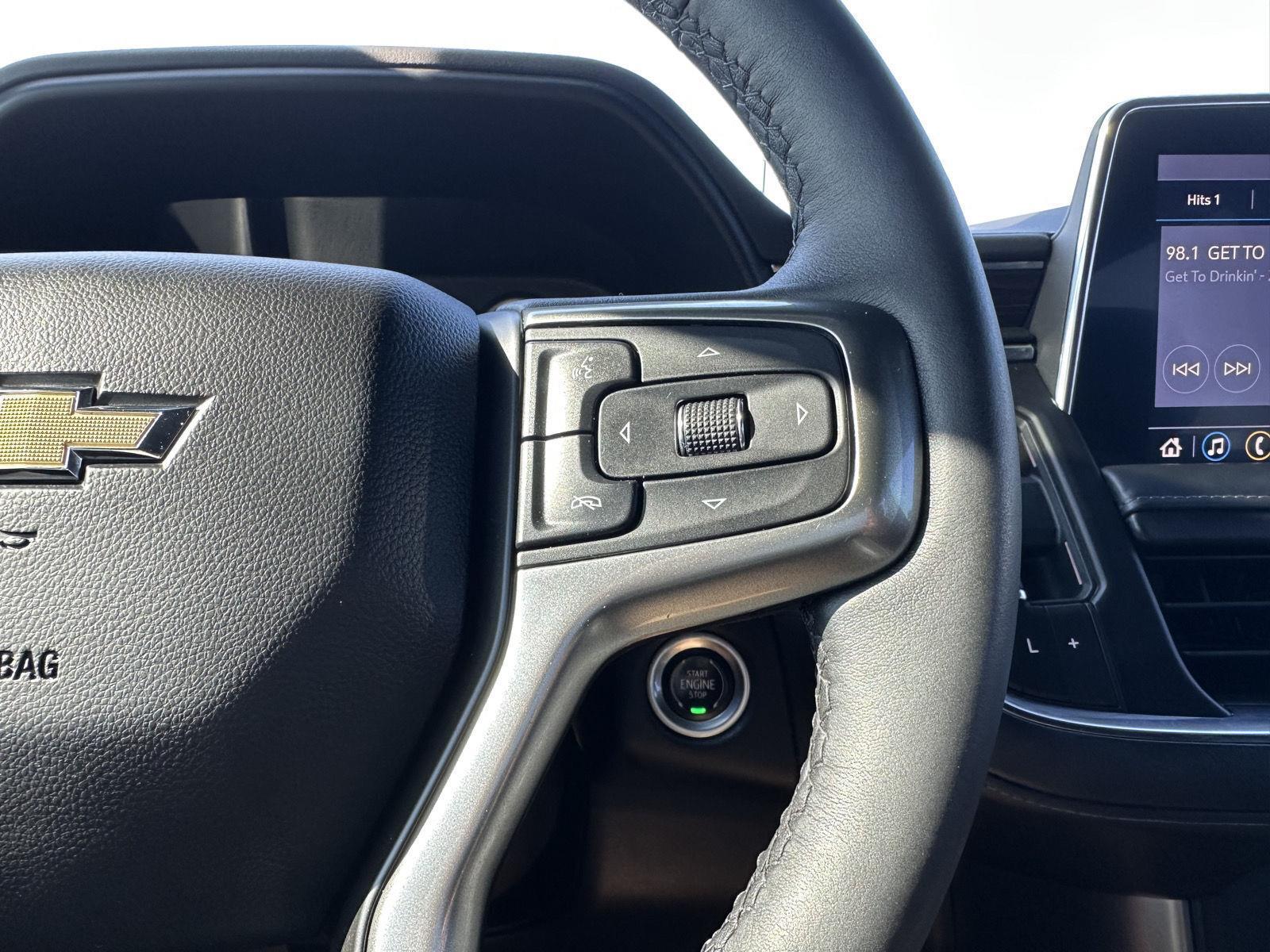 Vehicle photo 14