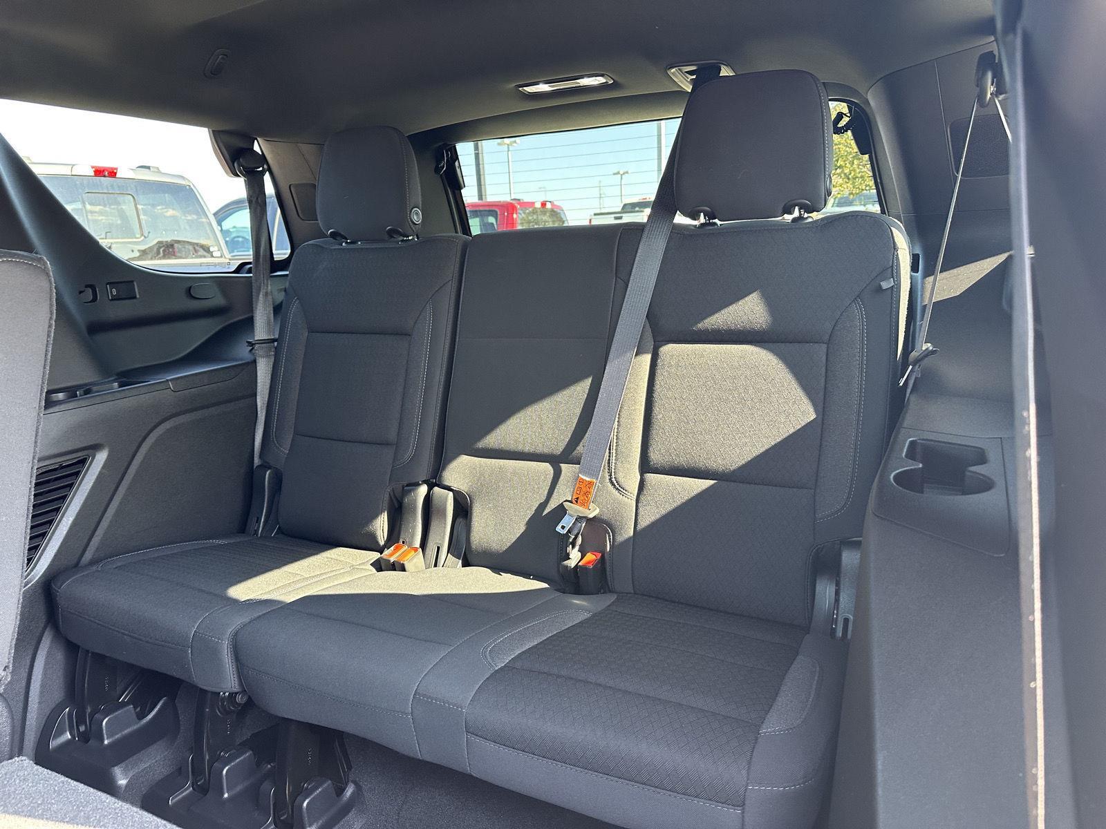 Vehicle photo 21