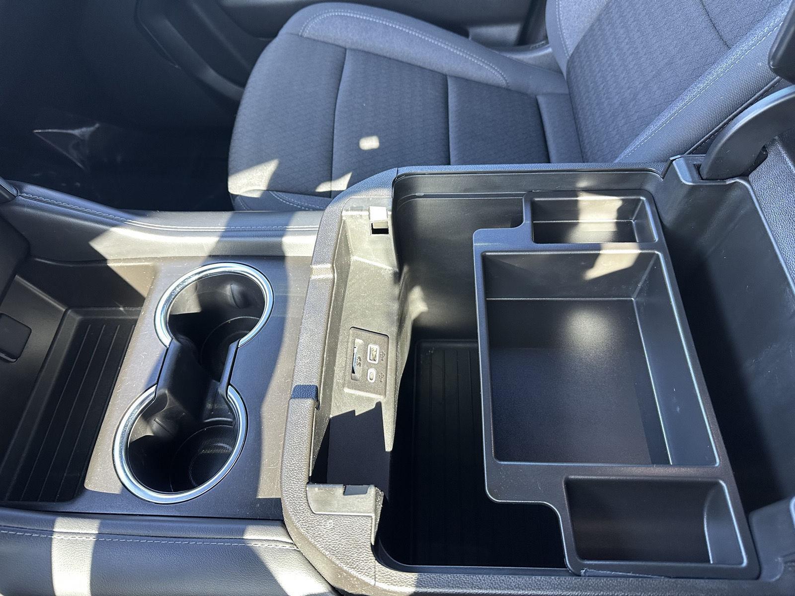 Vehicle photo 31