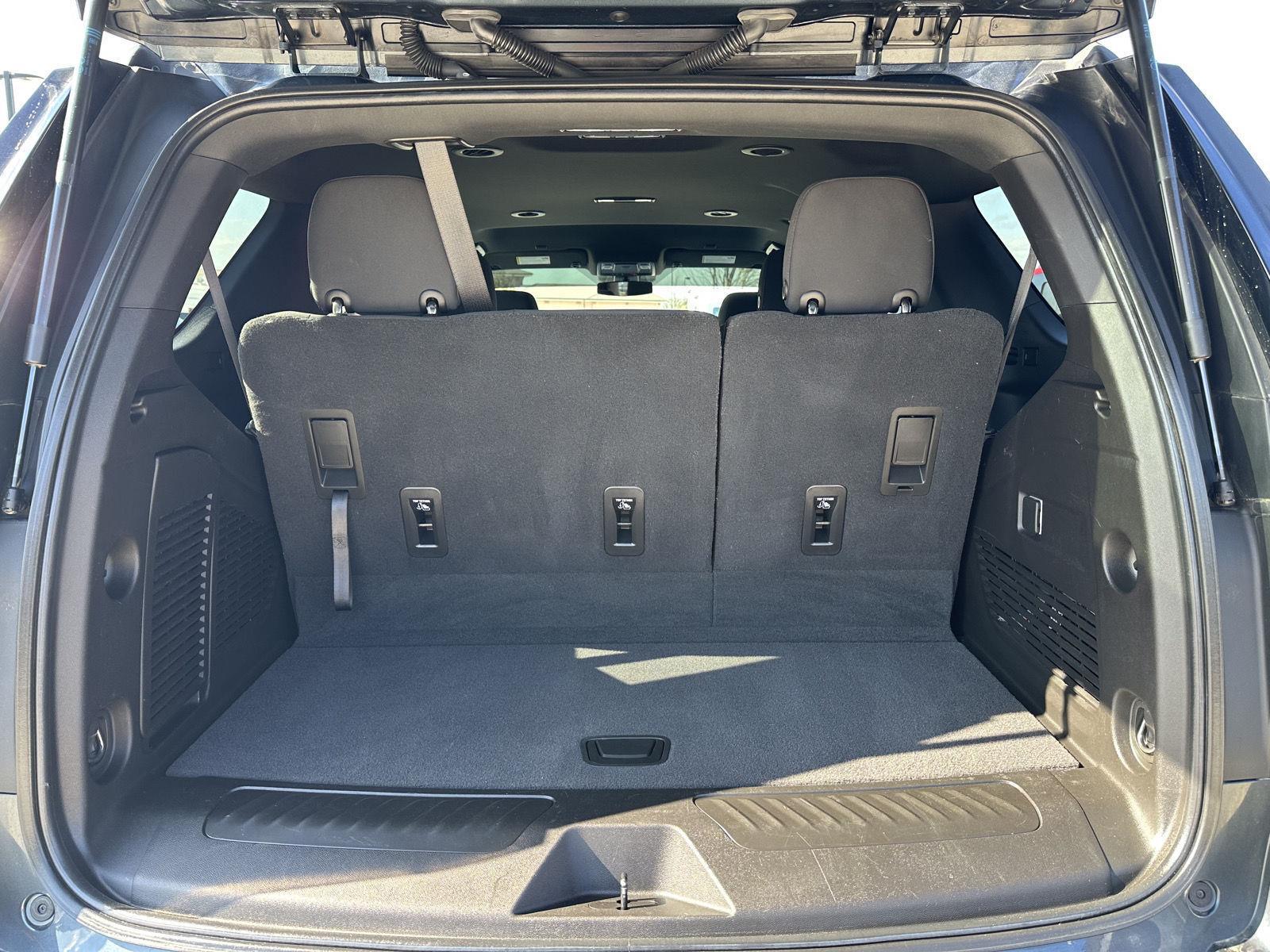 Vehicle photo 35