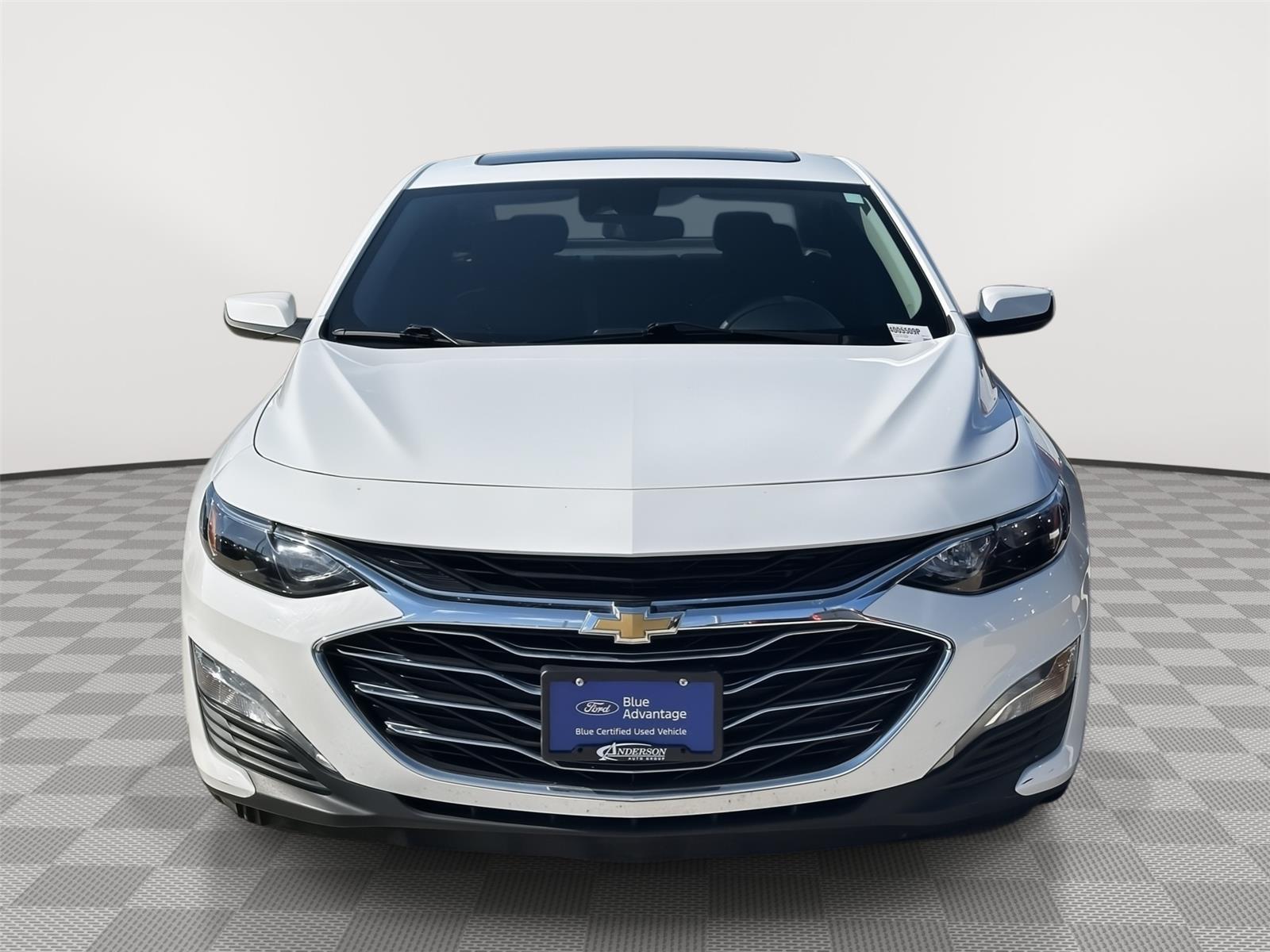 Vehicle photo 4