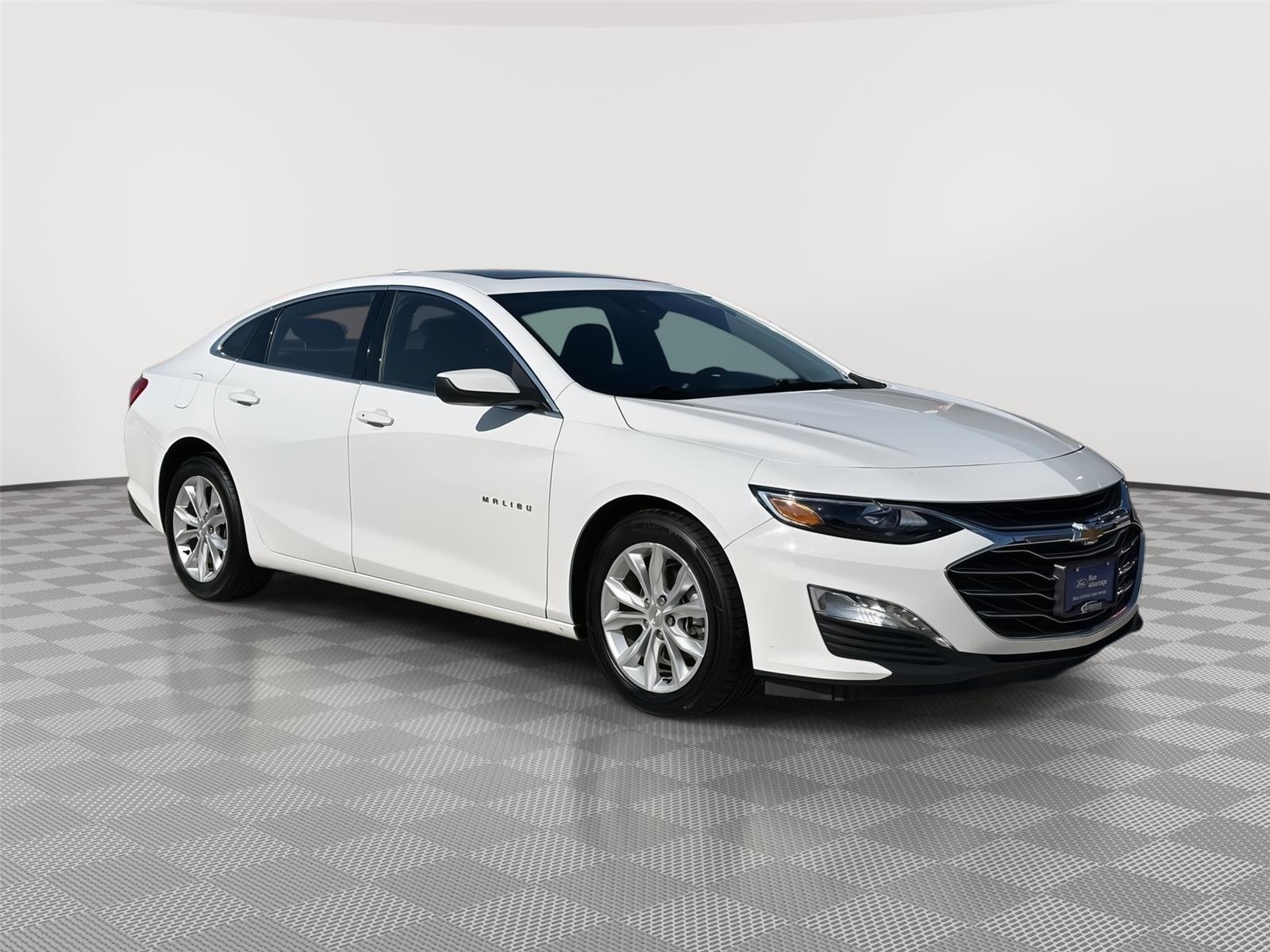 Vehicle photo 5