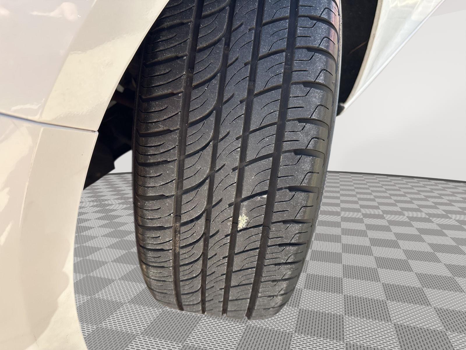 Vehicle photo 11