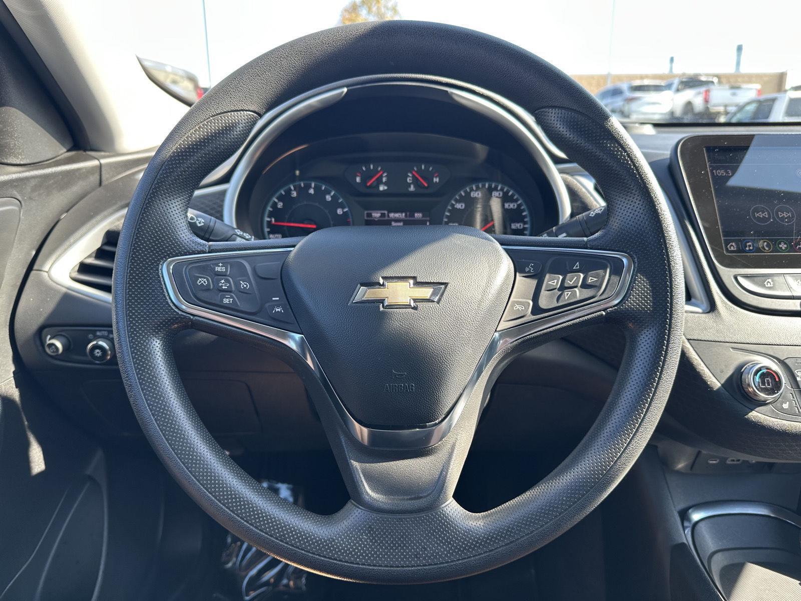 Vehicle photo 12