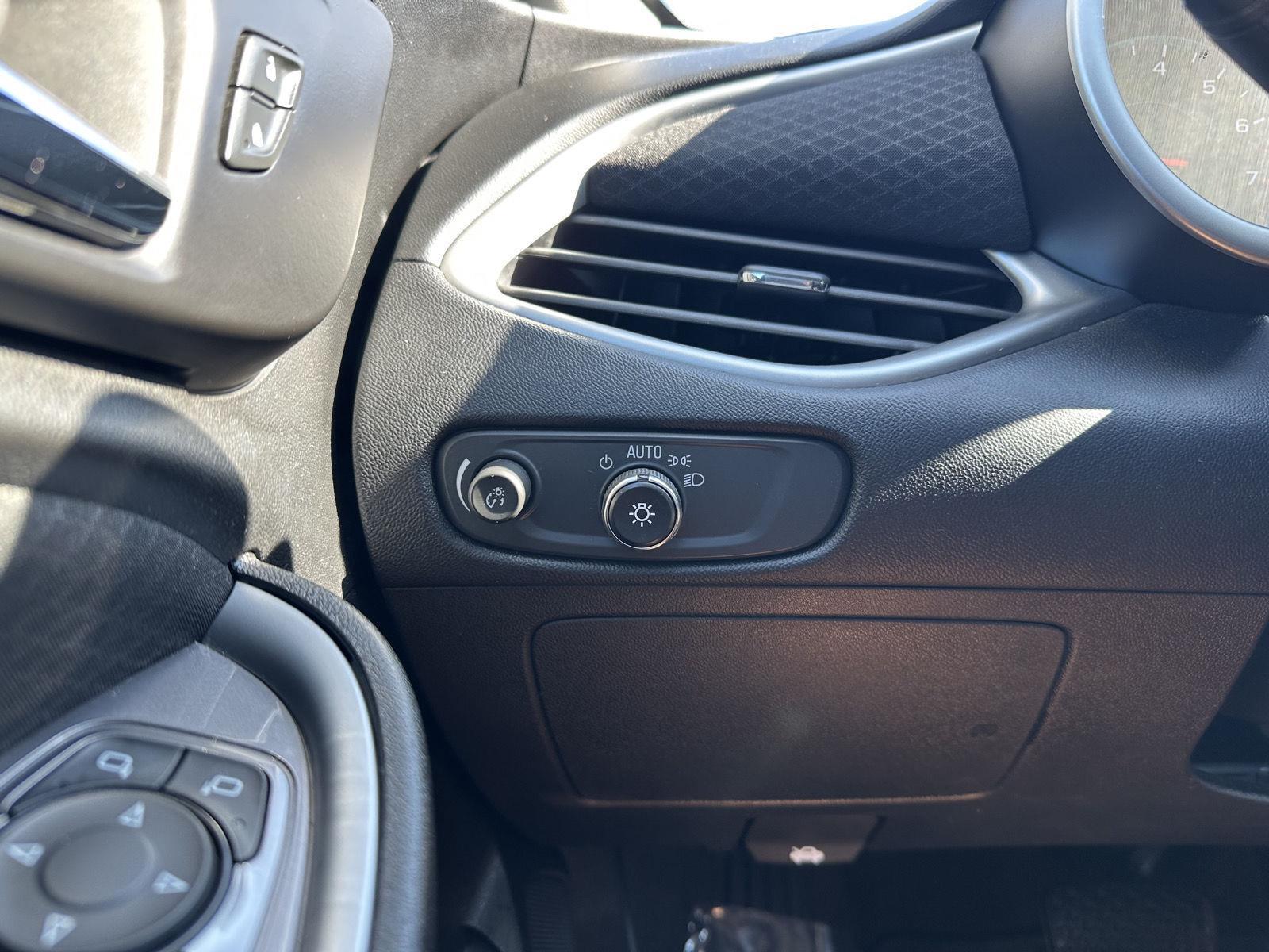 Vehicle photo 16