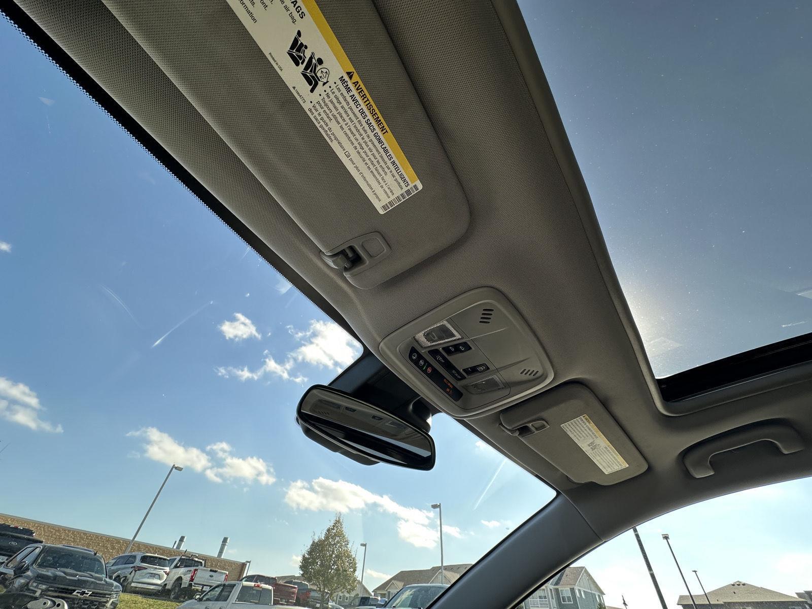 Vehicle photo 21