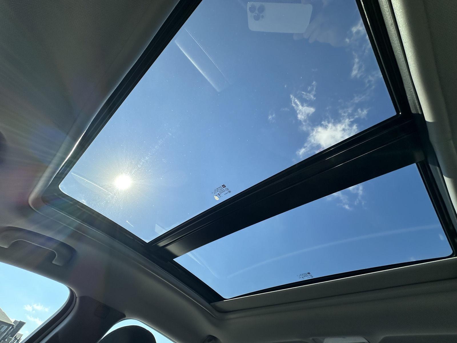 Vehicle photo 22