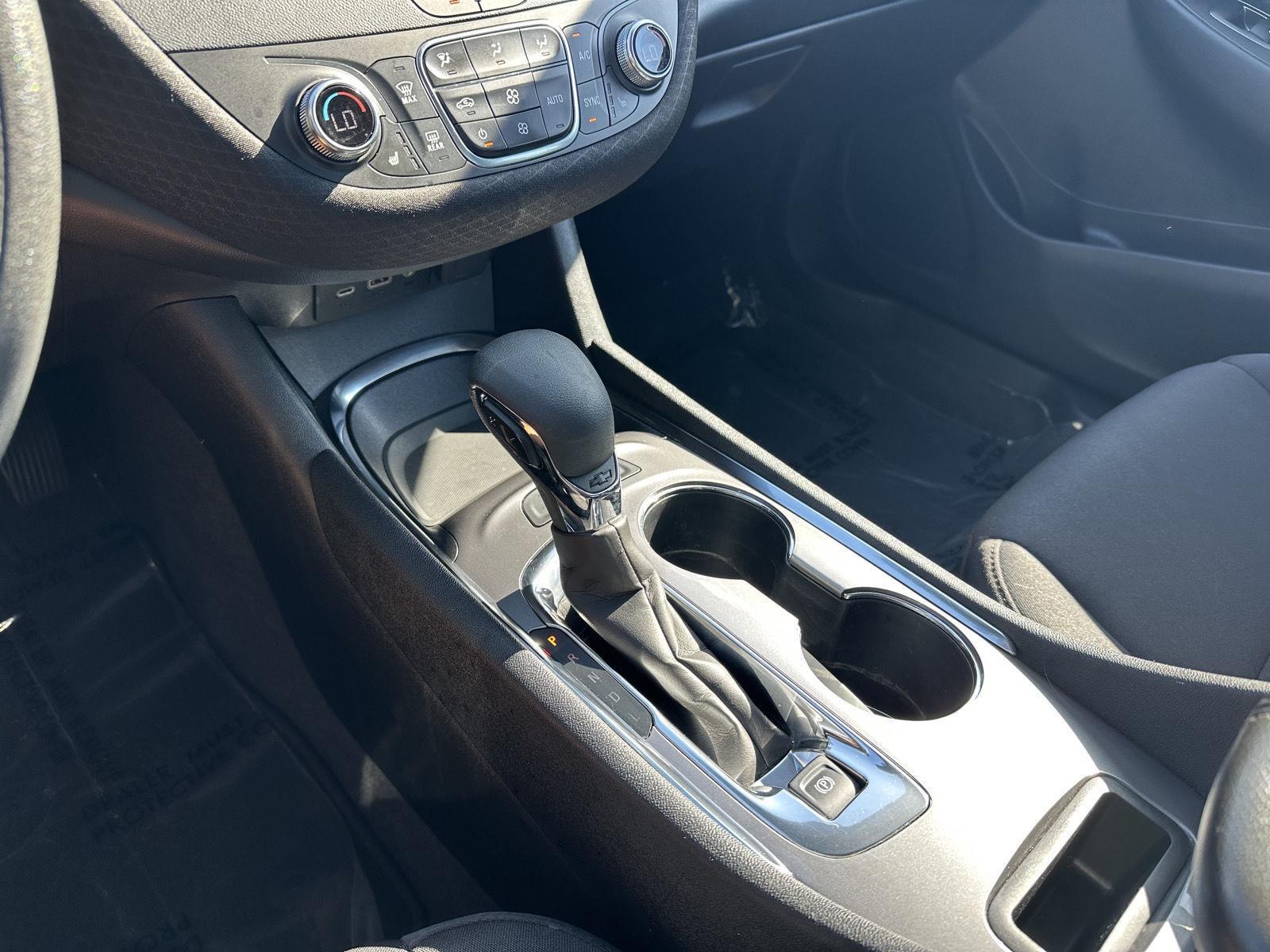 Vehicle photo 31