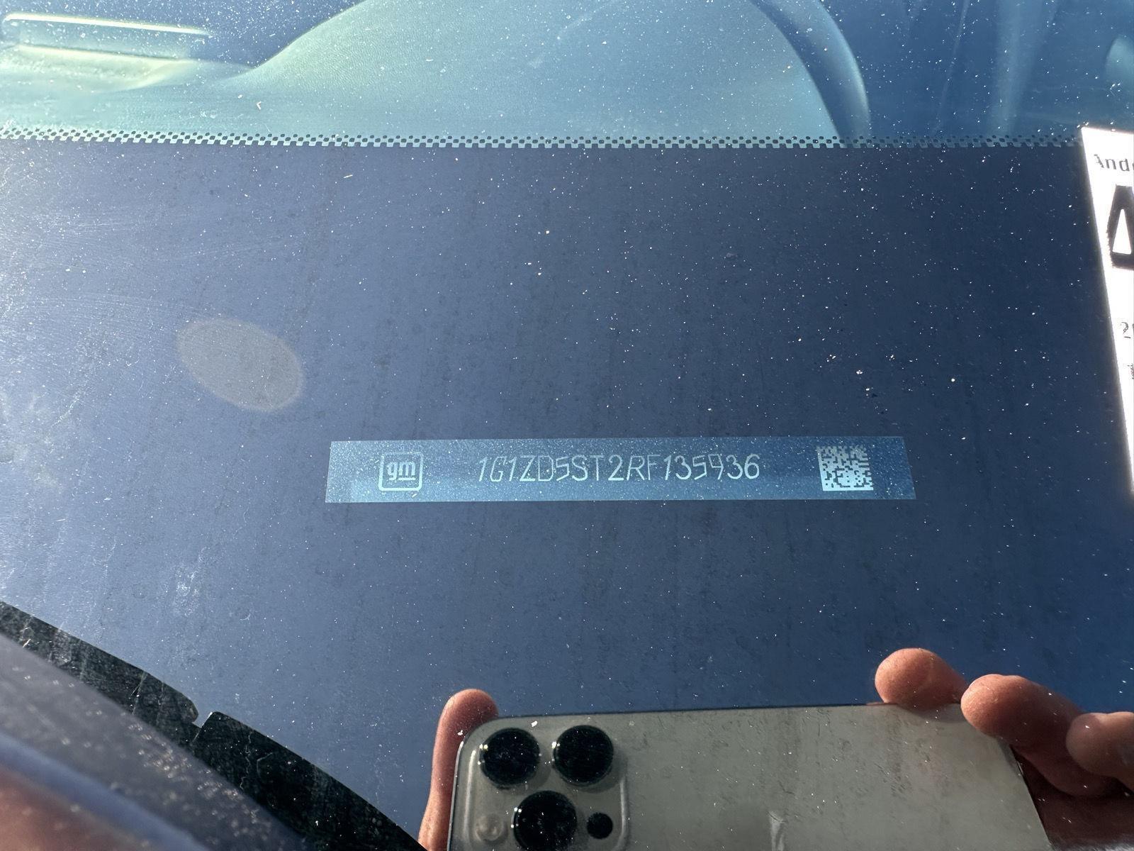 Vehicle photo 34
