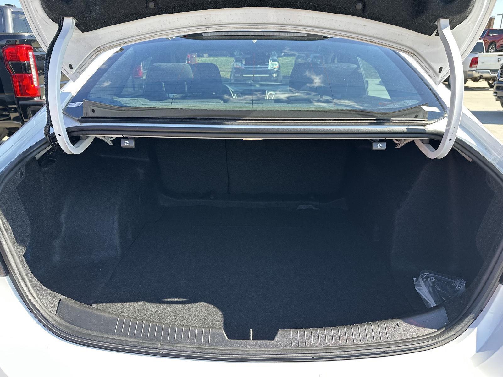Vehicle photo 36