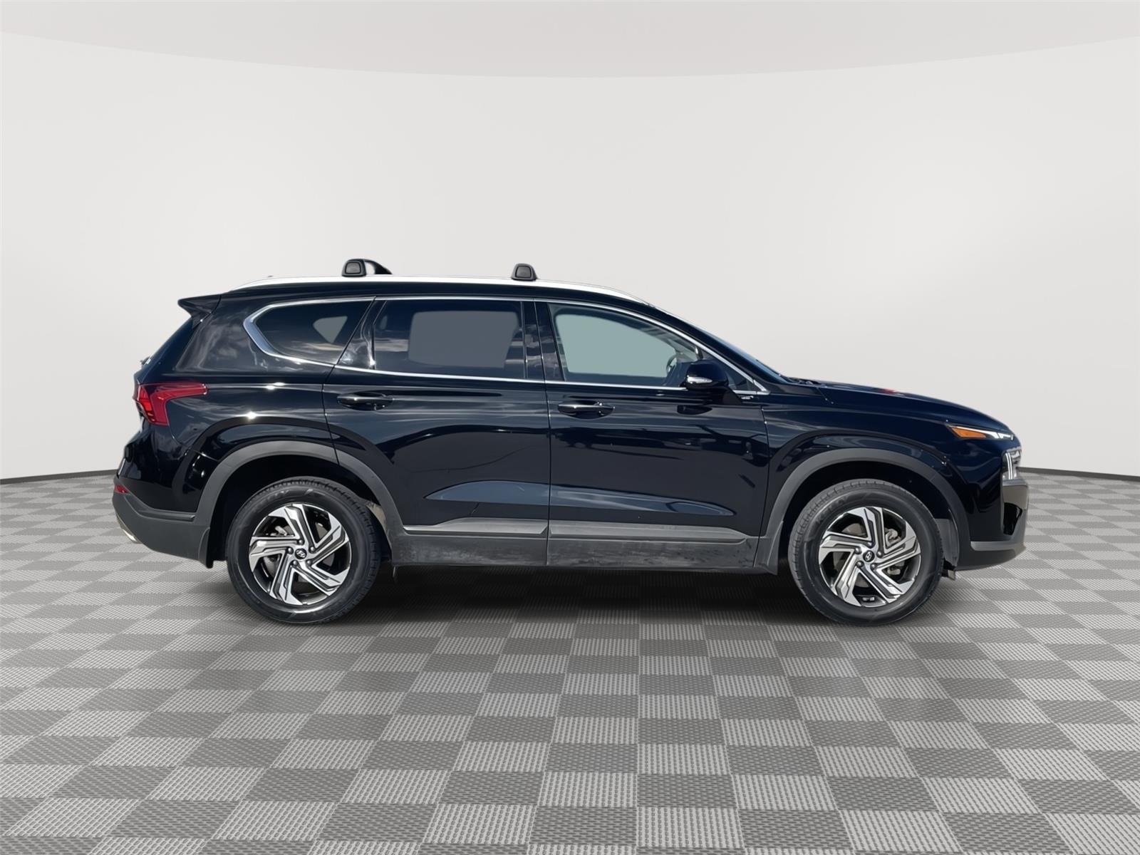 Vehicle photo 6