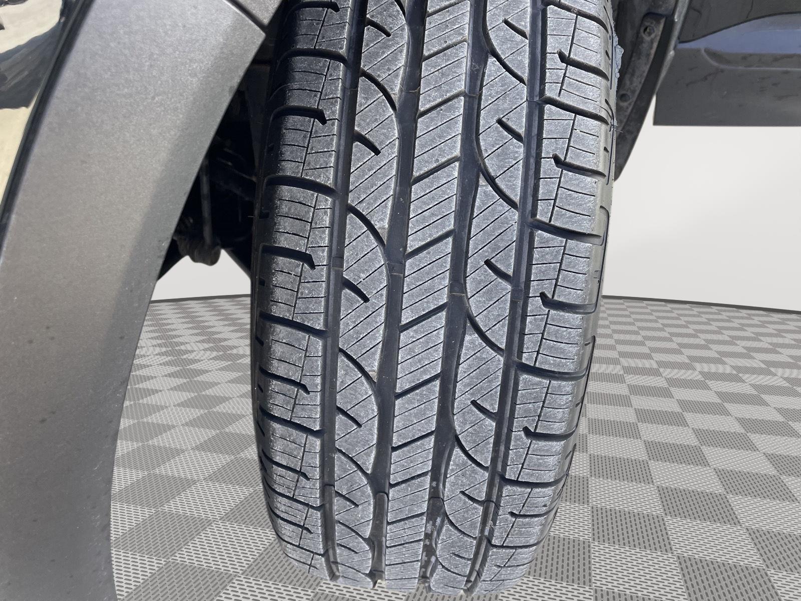 Vehicle photo 11