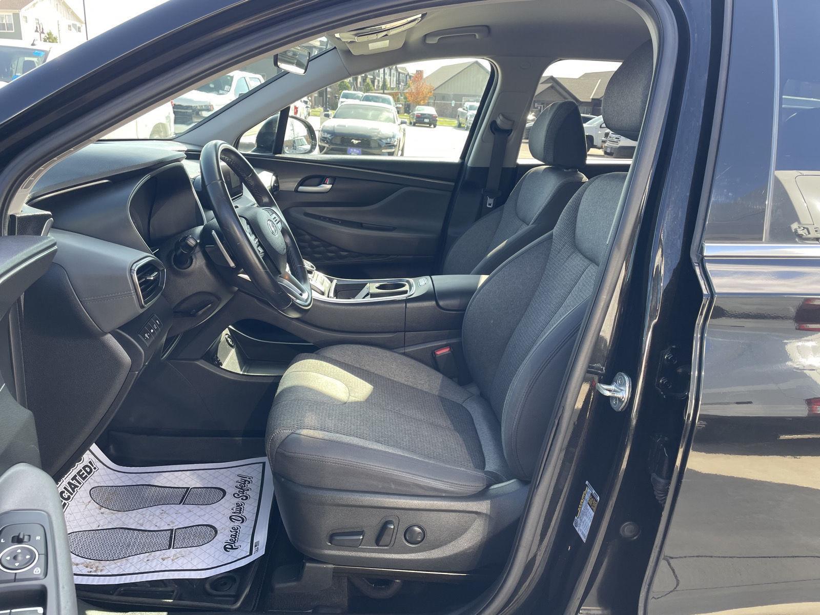 Vehicle photo 17