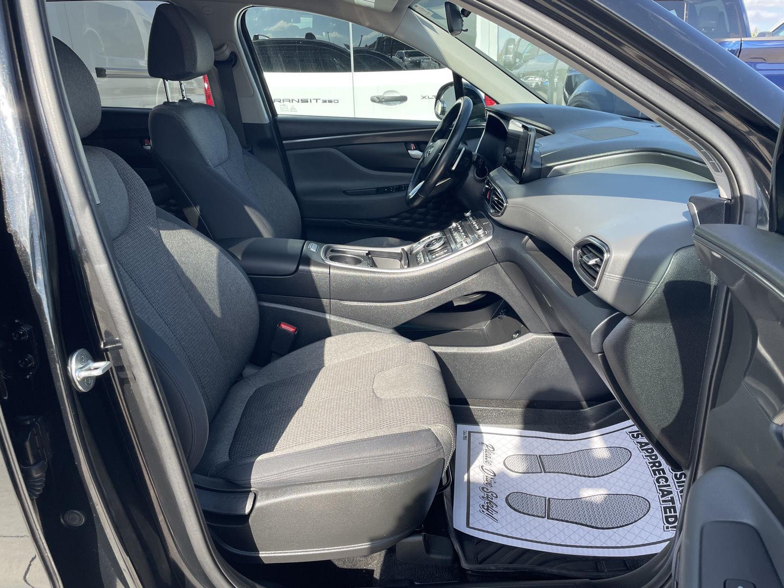 Vehicle photo 19