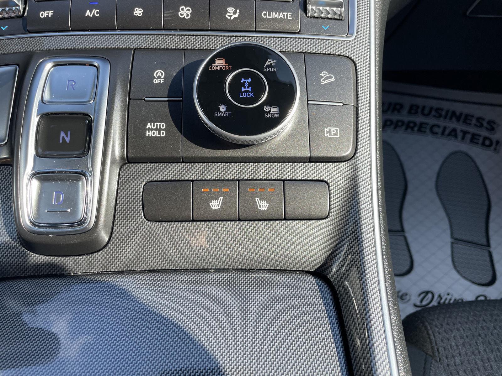 Vehicle photo 28