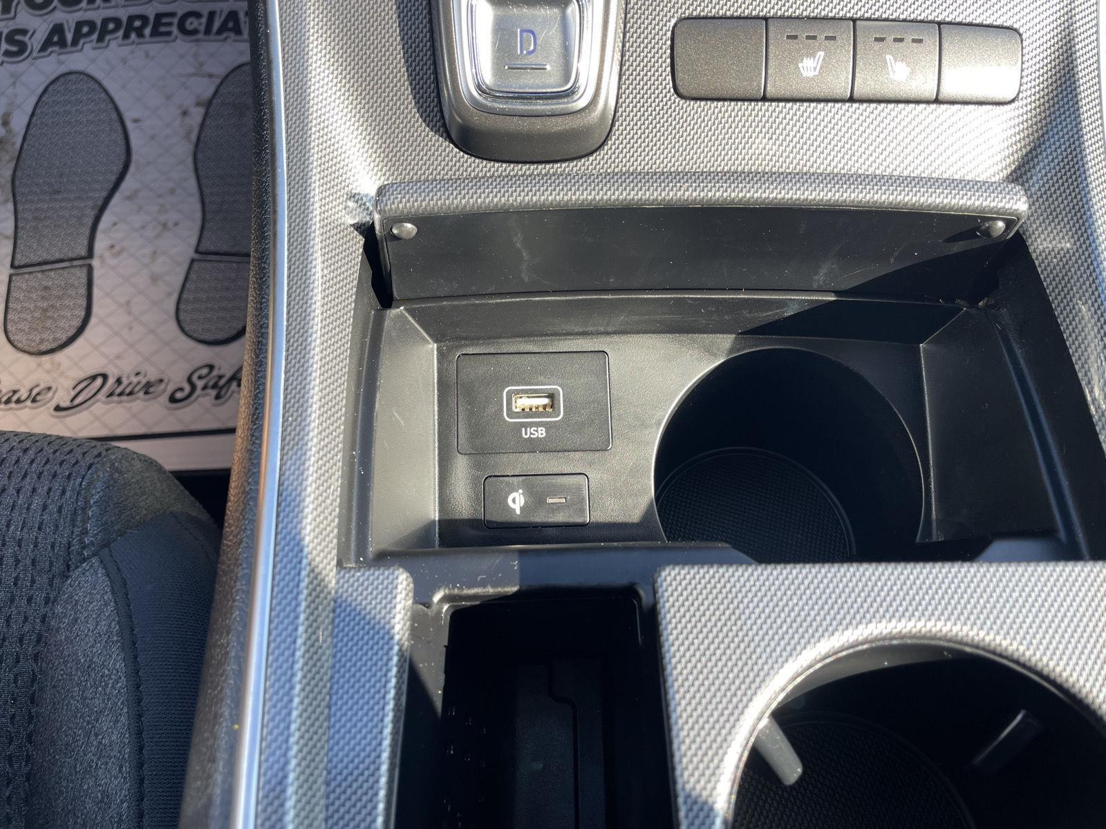 Vehicle photo 29