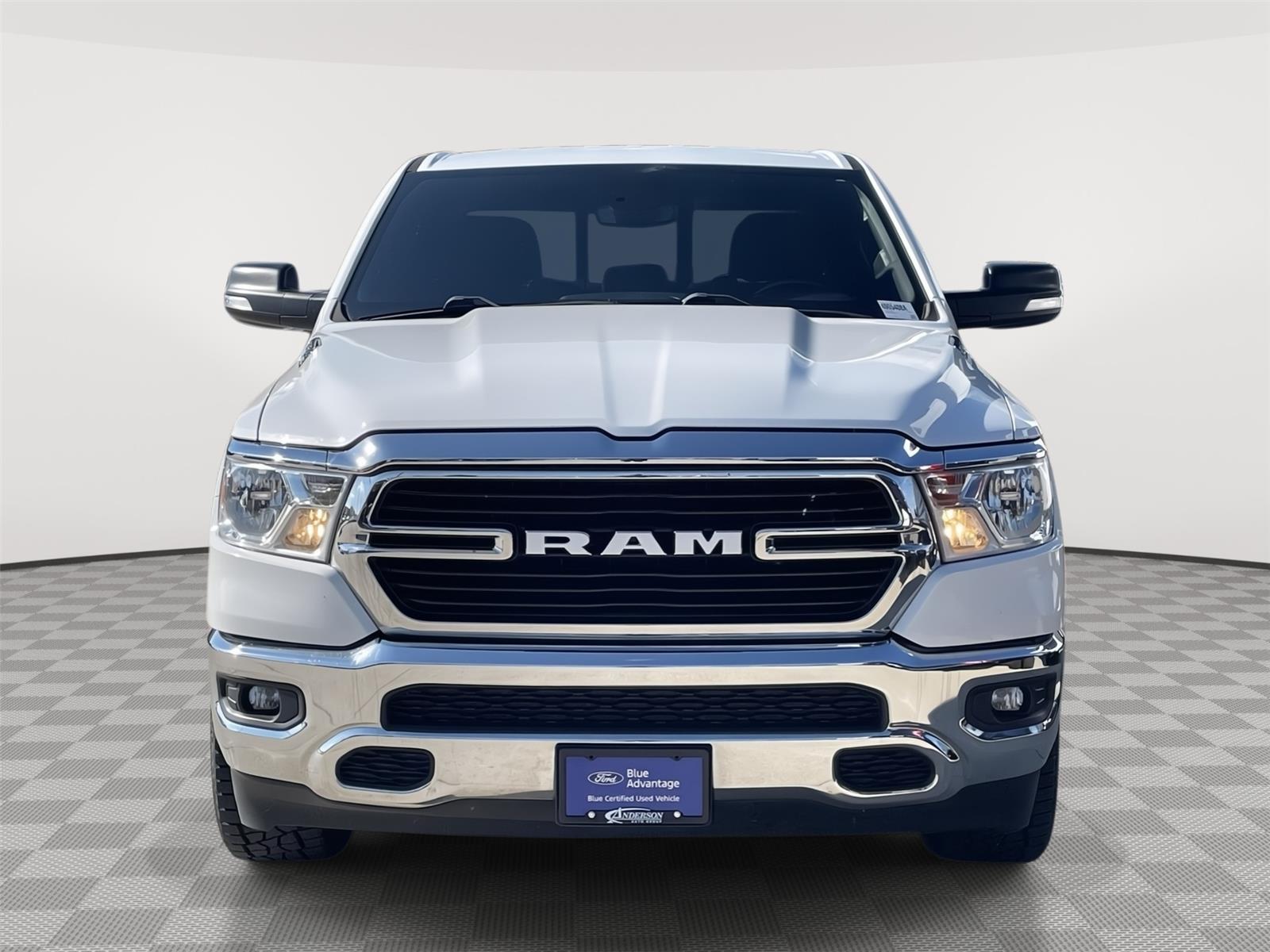 Vehicle photo 4