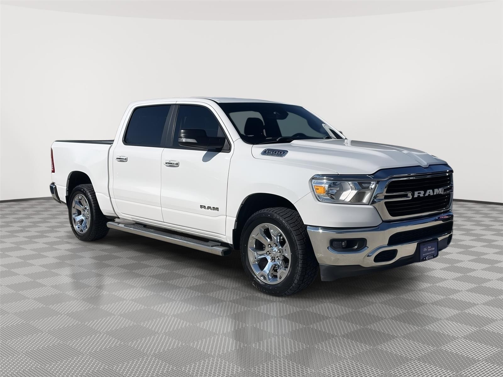 Vehicle photo 5